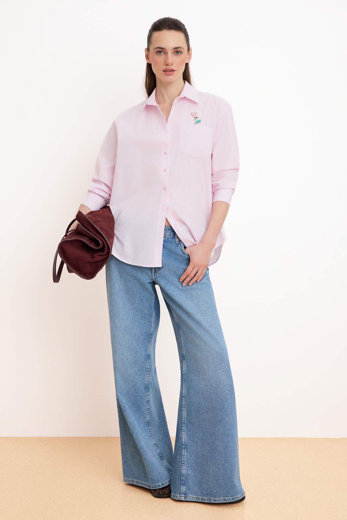 Trendyolmilla  Pembe Çizgili Nakış Detaylı Oversize Gömlek TWOSS26GO00116 - Görsel 2