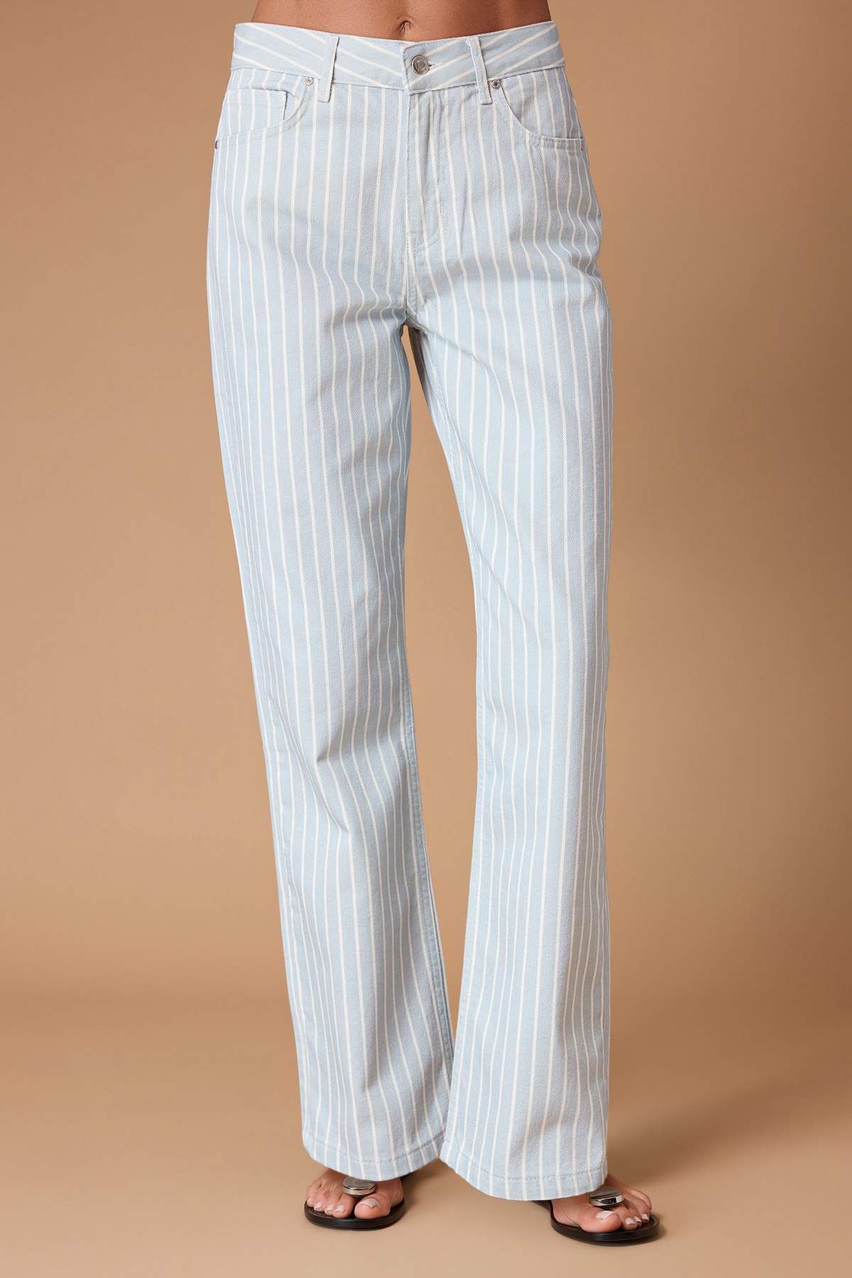 Trendyolmilla  Çok Renkli DÖKÜMLÜ Çizgili Yüksek Bel Straight Düz Kesim Jeans TWOSS26JE00236 - Görsel 3