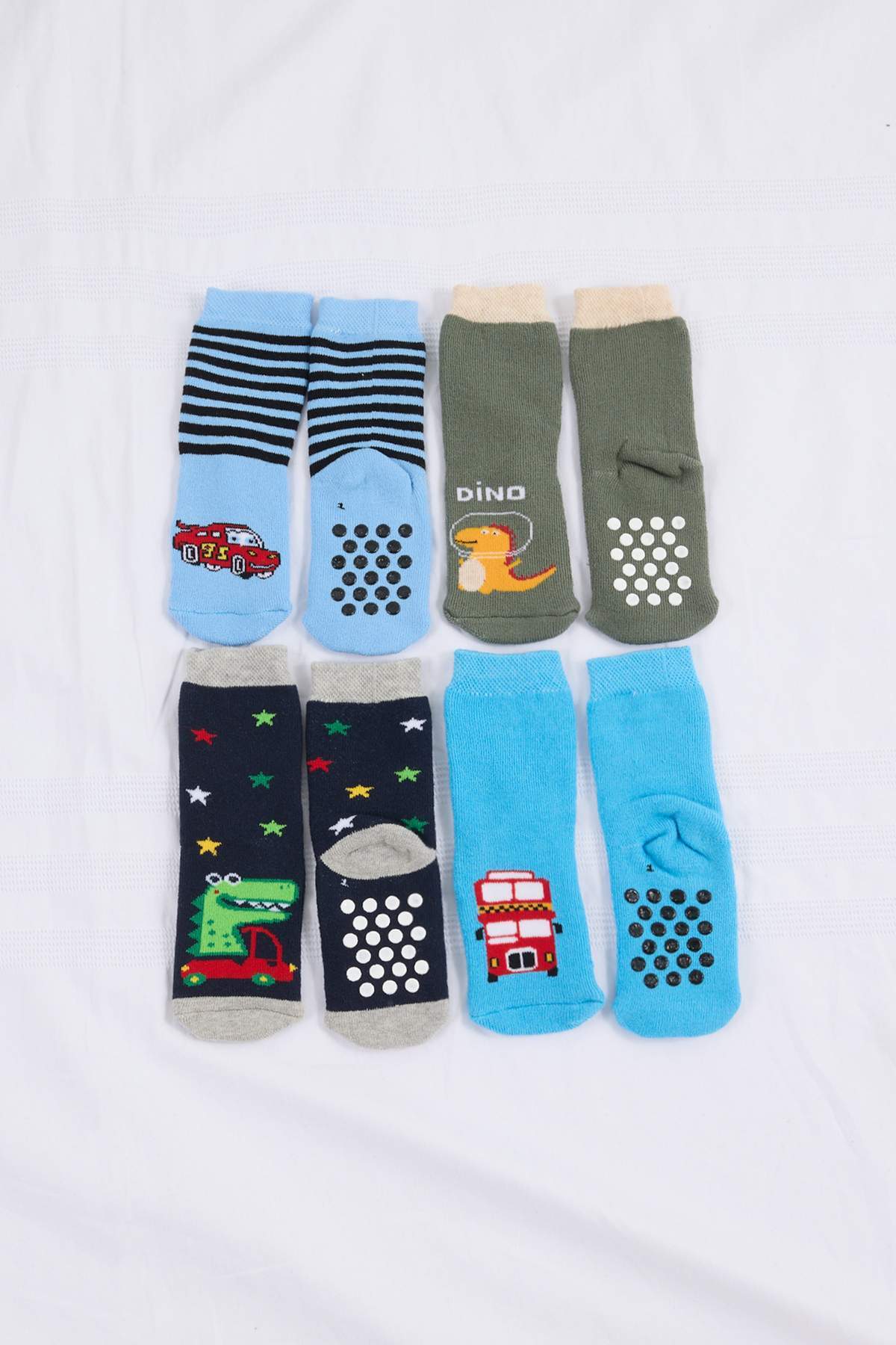 Trendyolmilla Kids Çok Renkli 4'lü Erkek Çocuk Kaydırmaz Çorap TKDSS26CO00007