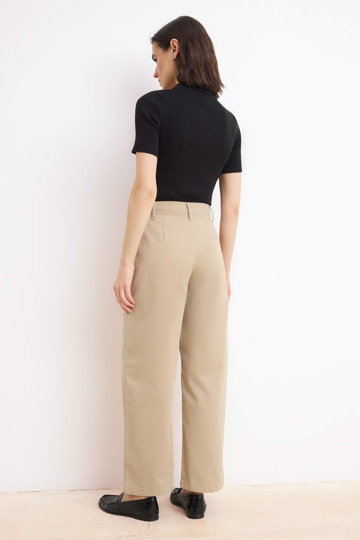 Trendyolmilla  Bej Normal Bel Barrel Jeans TWOAW26JE00198 - Görsel 4