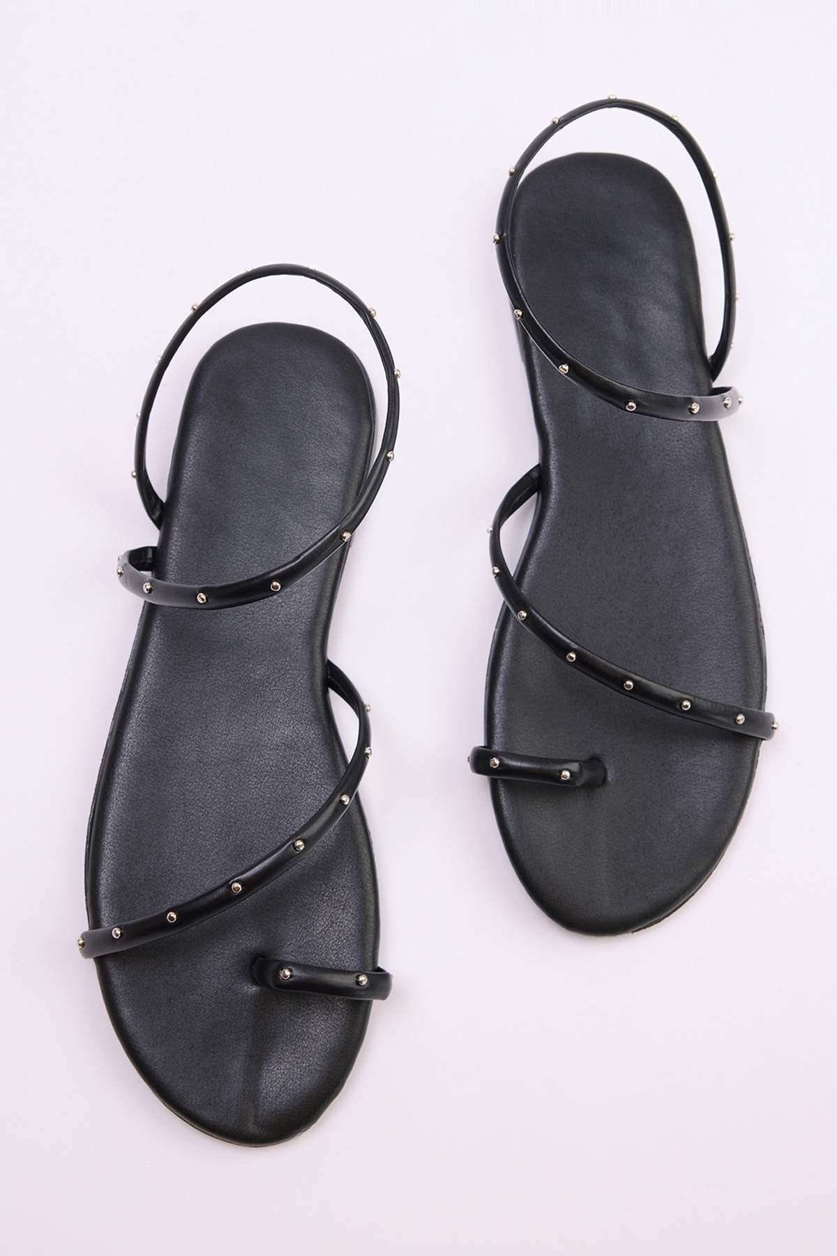 TRENDYOL SHOES Schwarze Trok-Sandalen mit detaillierten Details für Damen TAK...