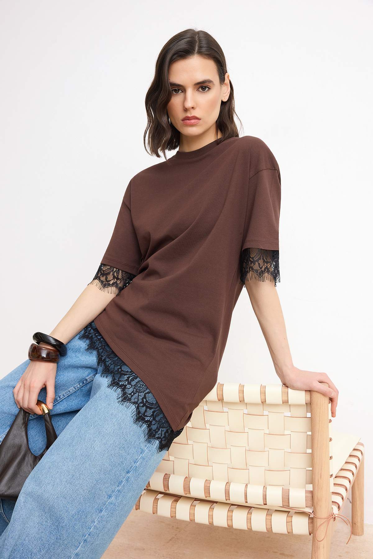 Trendyol Collection Smeđe obične majice Čipka komada, niski rukavi, kratki ru...