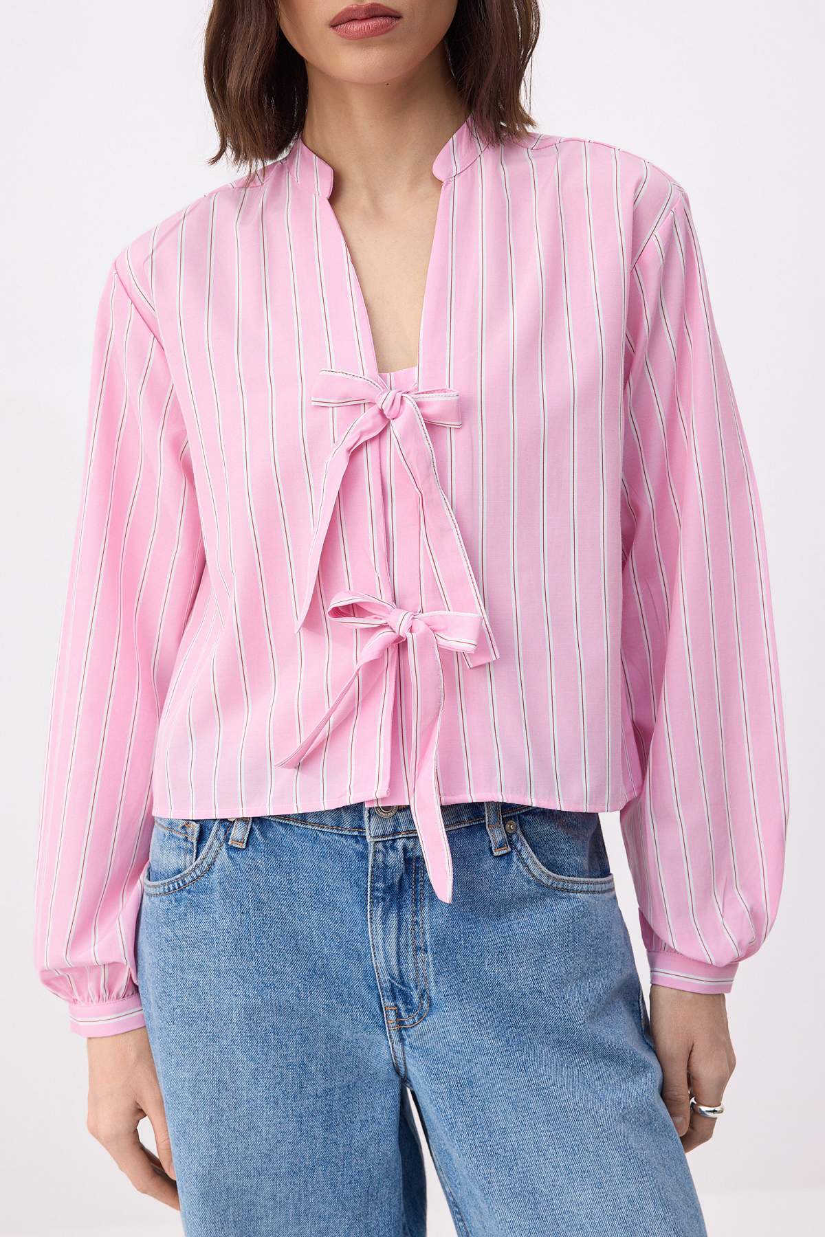 Trendyolmilla  Pembe Çizgili Bağlamalı Rahat Kesim Gömlek TWOSS26GO00059 - Görsel 3