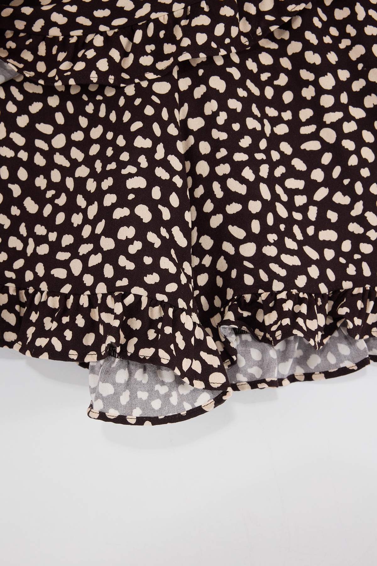 Trendyolmilla  Kahverengi Çıtır Çiçekli Bağlamalı Dokuma Büyük Beden Şort Etek TBBSS22SR0164 - Görsel 2