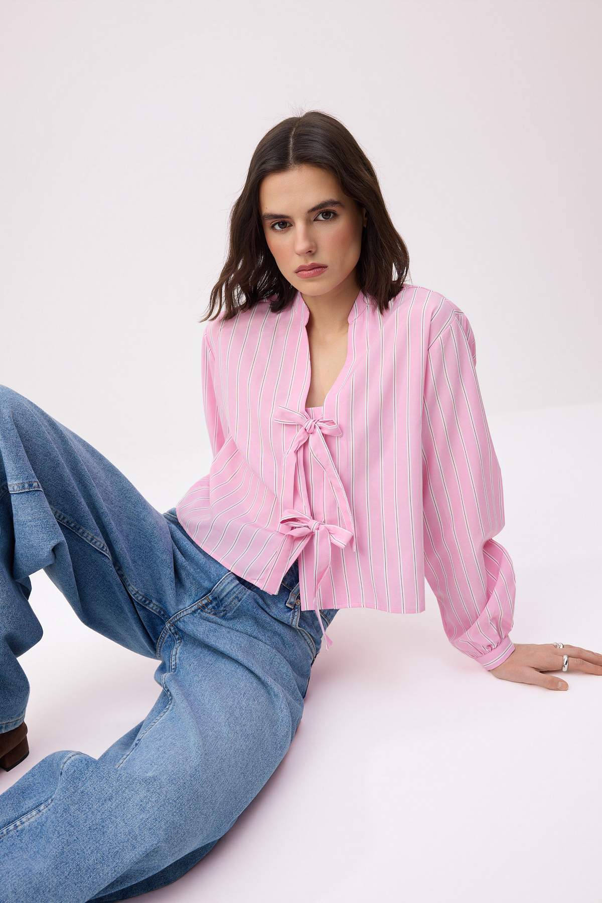 Trendyol Kollektion Rosa gestreiftes Hemd mit Schnürung und entspanntem Schni...