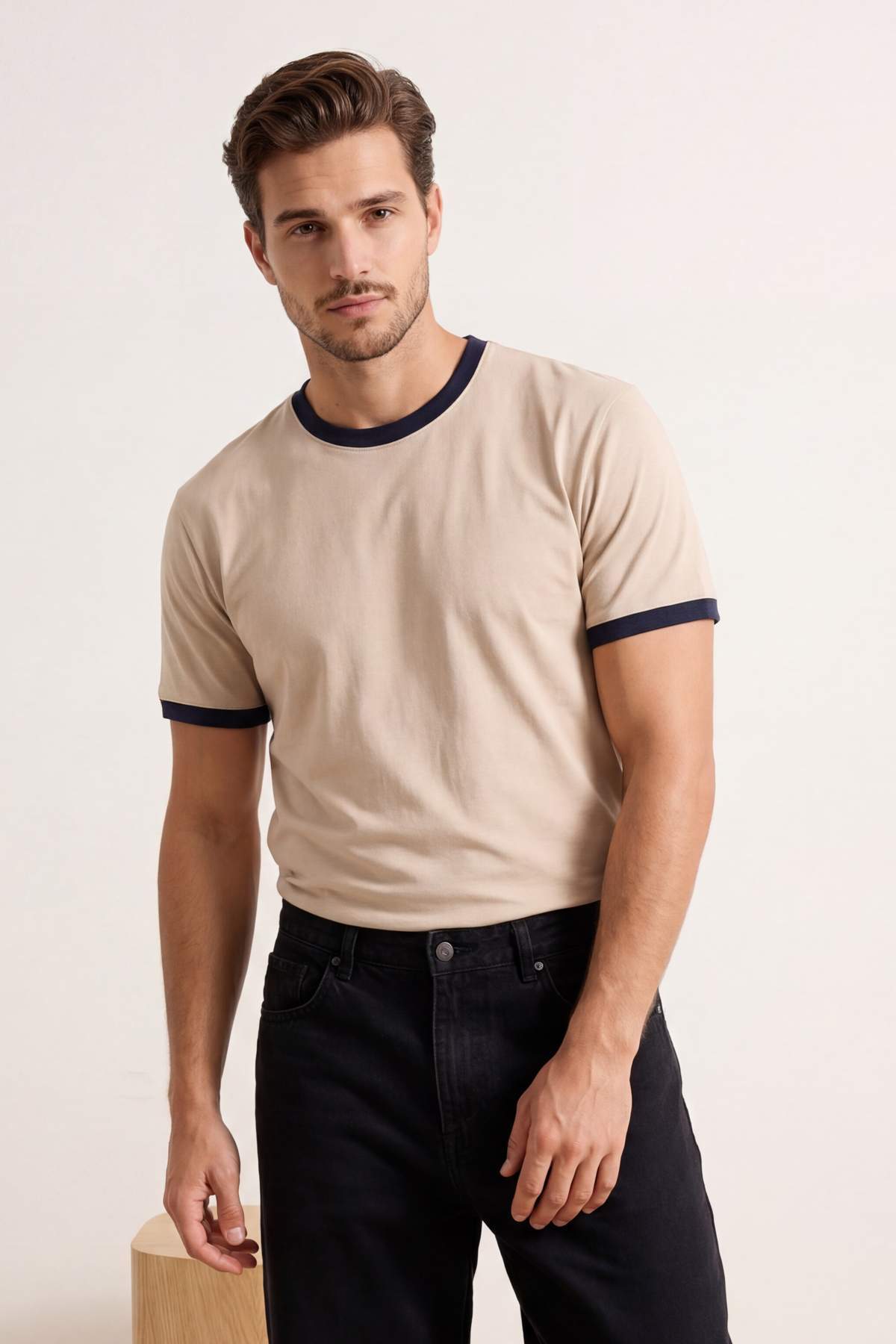 Trendyolmilla Man Bej Regular/Normal Kesim Kontrast Yaka ve Kol Detaylı Pike Dokulu T-Shirt TMNSS26TS00009