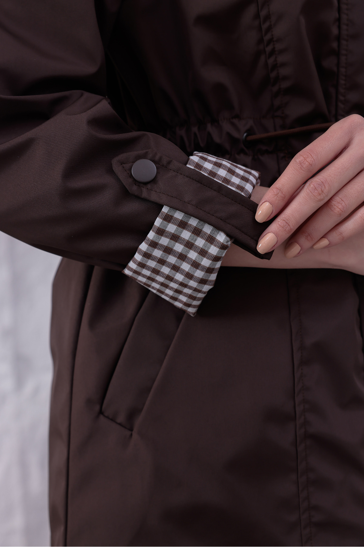 Yeys Shop  Kahverengi Pötikare Manşetli Yağmurluk - Görsel 6