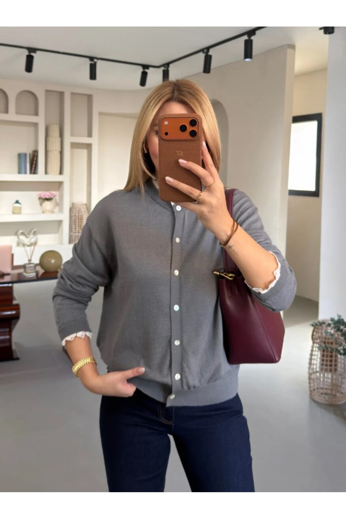 Sezgi Tekin  Güpür Detay Düğmeli Gri Hırka - Görsel 7