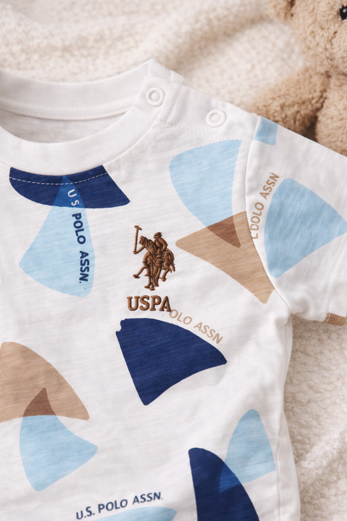 U.S. Polo Assn. U.S. Polo Assn Lisanslı Triangle Krem Erkek Bebek Takımı fotoğrafı 6 (önizleme)