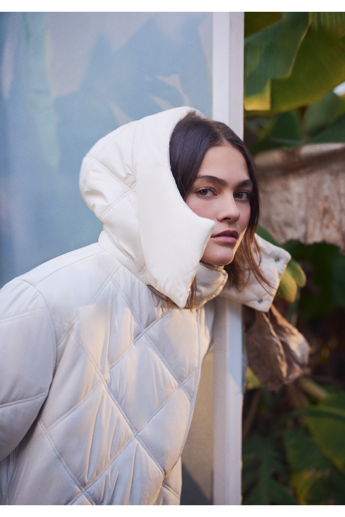 Colin’s  Regular Fit Kapüşonlu Fermuarlı Astarlı Suya Dayanıklı Kadın Ekru Mont