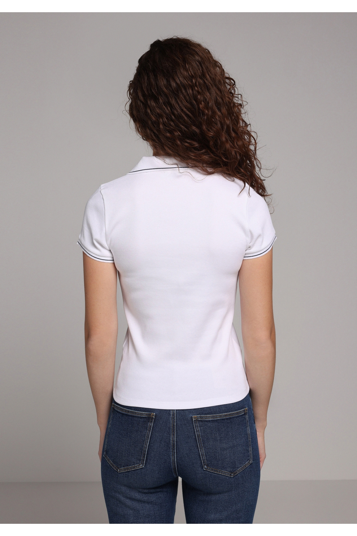 Colin’s  Slim Fit Polo Yaka Düz Kadın Beyaz Kısa Kol Tişört - Görsel 2
