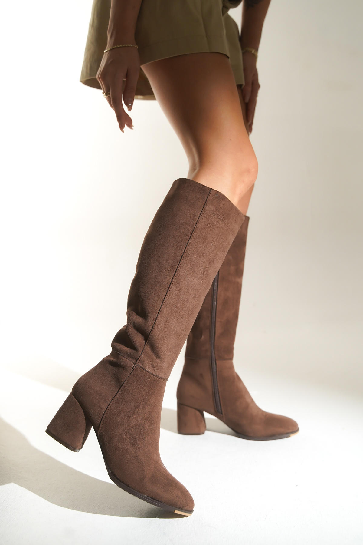 Capone Outfitters  Cathrine Oval Burunlu Yandan Fermuarlı Topuklu Süet Kadın Çizme