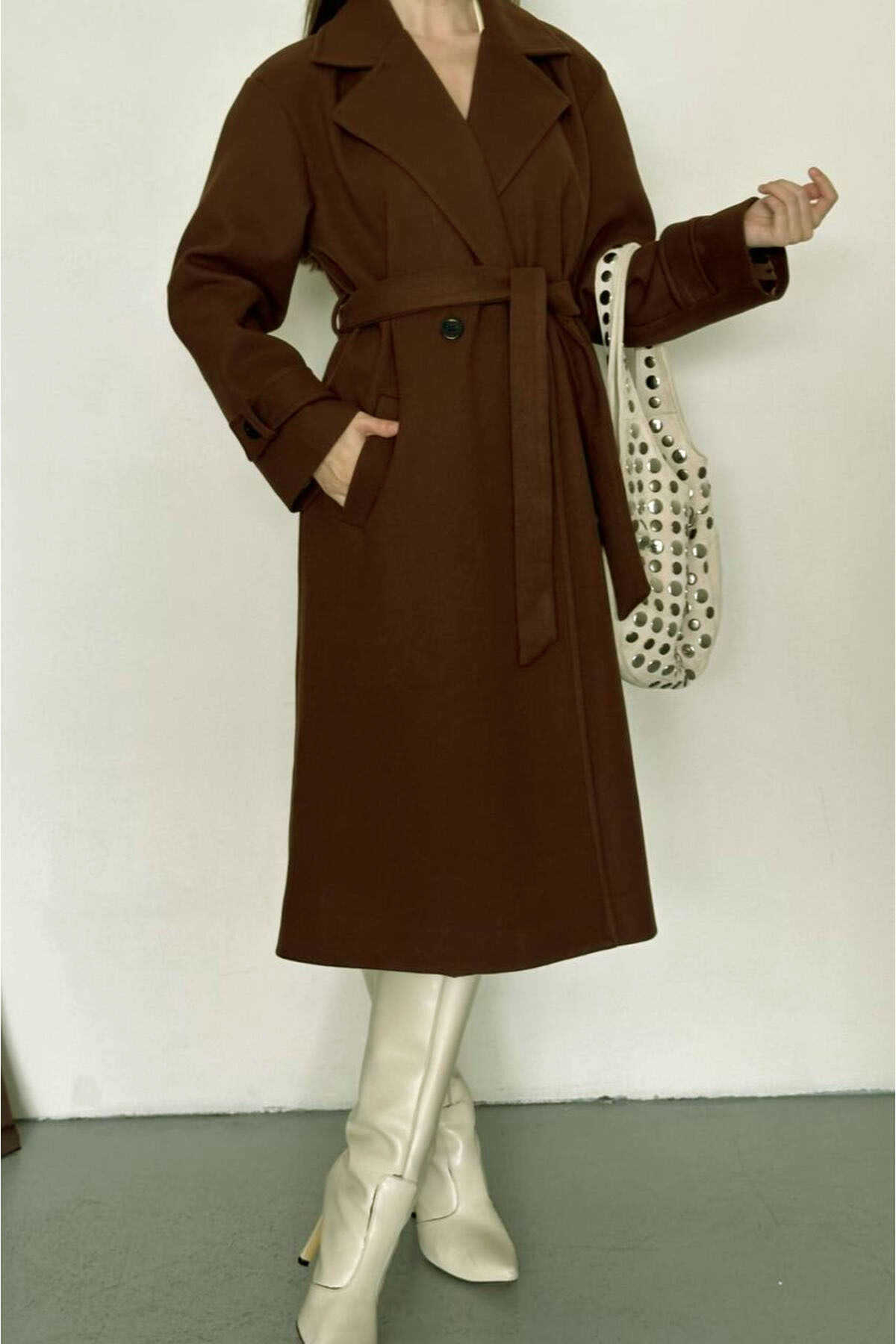 VESS MODA  Kadın Kuşak ve Düğmeli Uzun Kaşe Kaban Kahve - Görsel 4