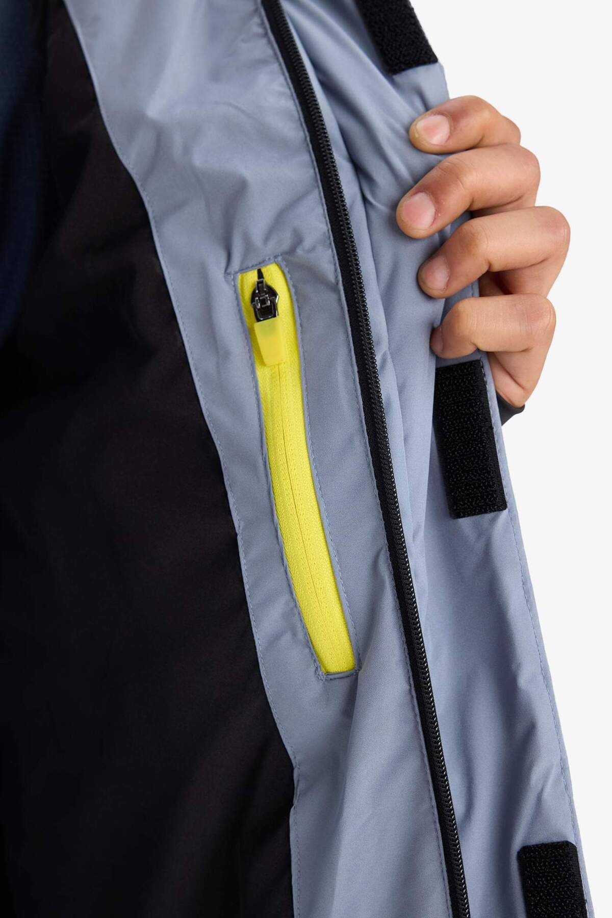 Defacto  Su İtici Regular Fit Kapüşonlu Rüzgar Geçirmez Şişme Mont E9485AX25WN - Görsel 5