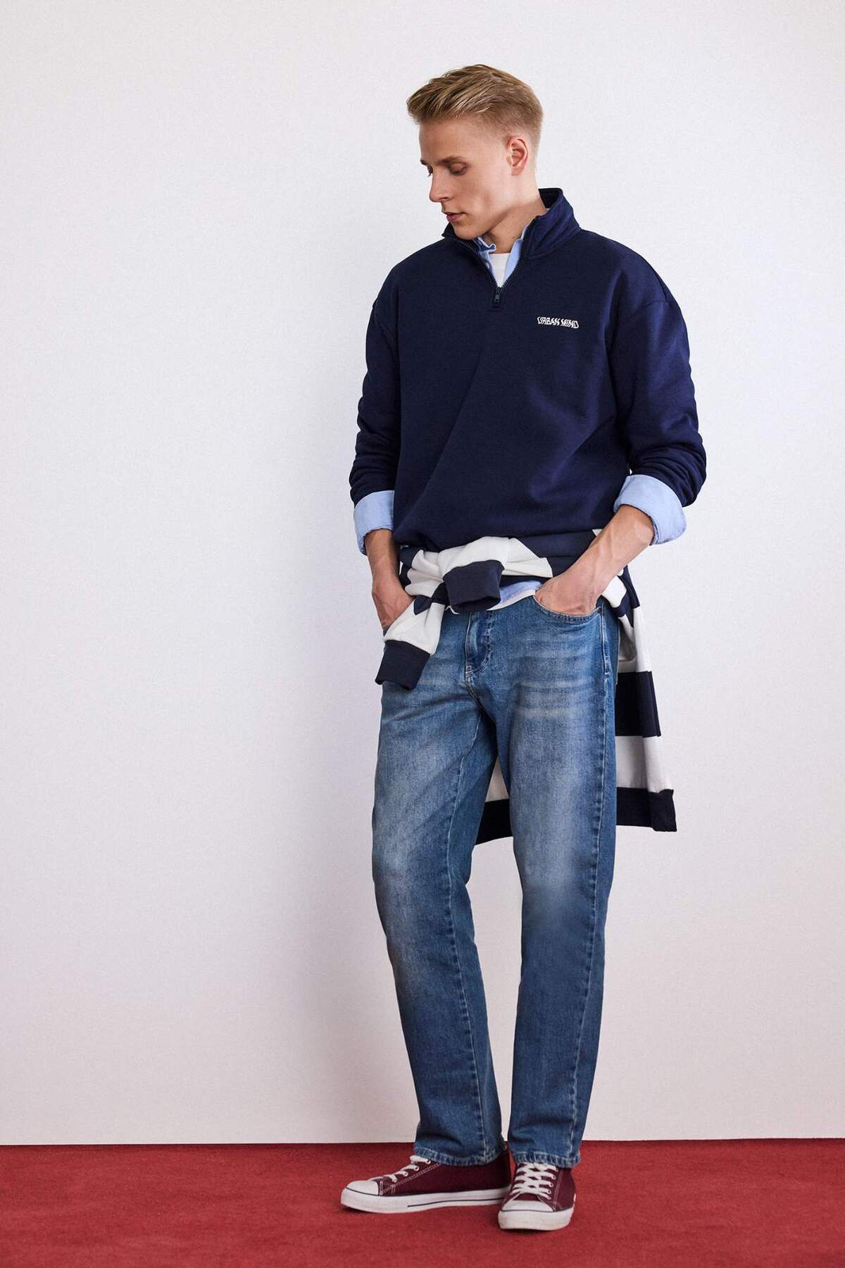 DeFacto Boxy Fit Dik Yaka Yarım Fermuarlı Baskılı Sweatshirt G6476AX25WN görsel 2