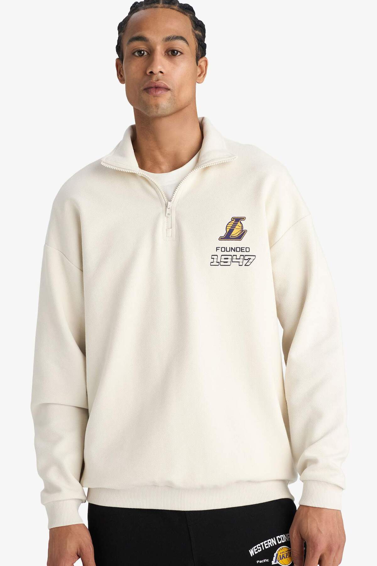 Defacto  NBA Los Angeles Lakers Oversize Geniş Kalıp Dik Yaka Yarım Fermuarlı Jakarlı Sweatshirt E9637AX25AU