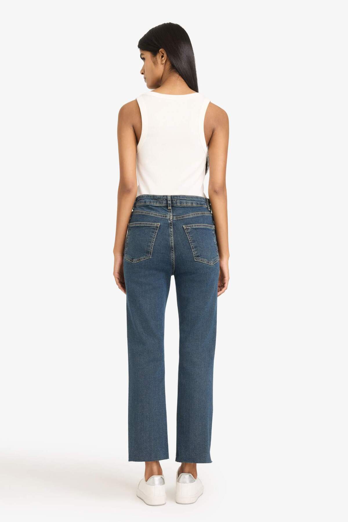 DeFacto Crop Flare Fit Düşük Bel Bilek Boy Jean Yıkamalı Pantolon G2217AX25WN görsel 3