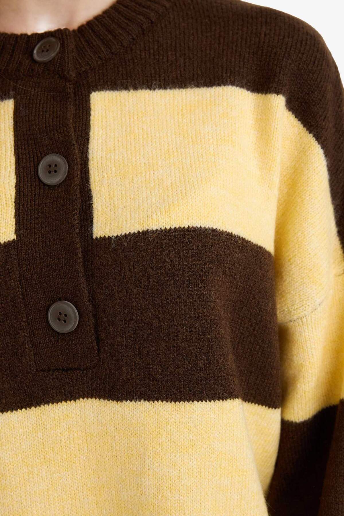 Defacto  Regular Fıt Bisiklet Yaka Kazak G8393AX25WN - Görsel 4