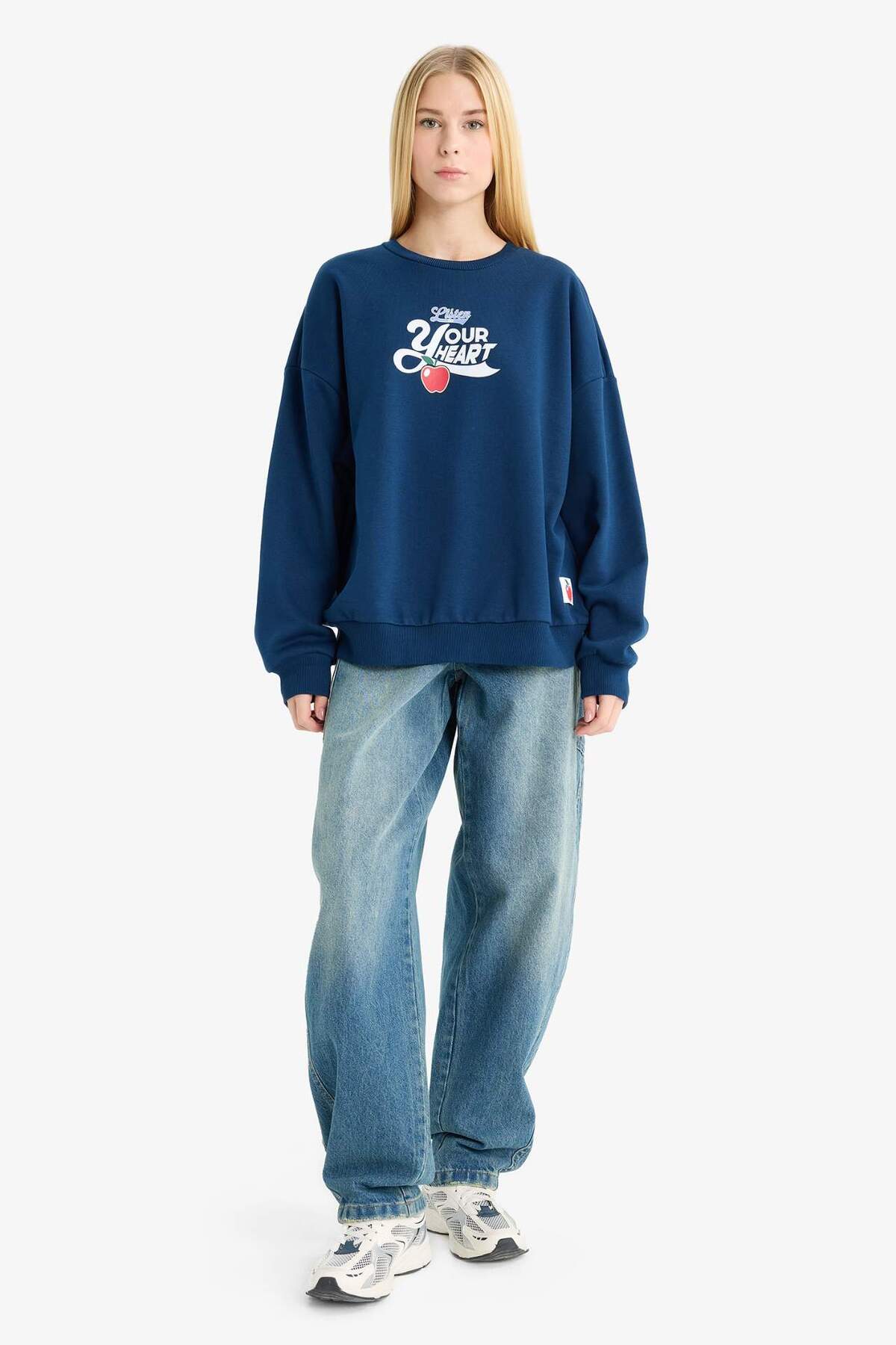 Defacto  Oversize Geniş Kalıp Bisiklet Yaka Sırt Baskılı Sweatshirt G5492AX25WN - Görsel 2