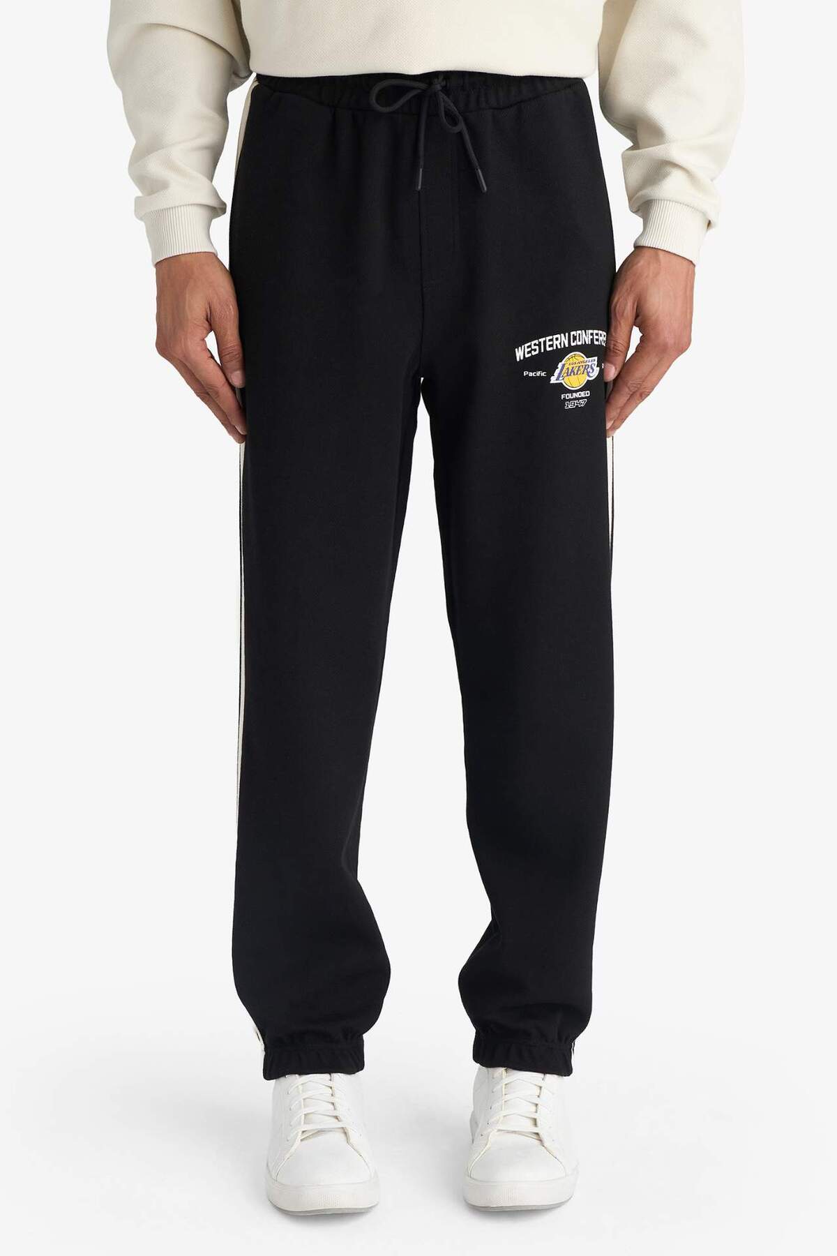 Defacto  NBA Los Angeles Lakers Standart Fit Jakarlı Jogger G5014AX25AU - Görsel 3