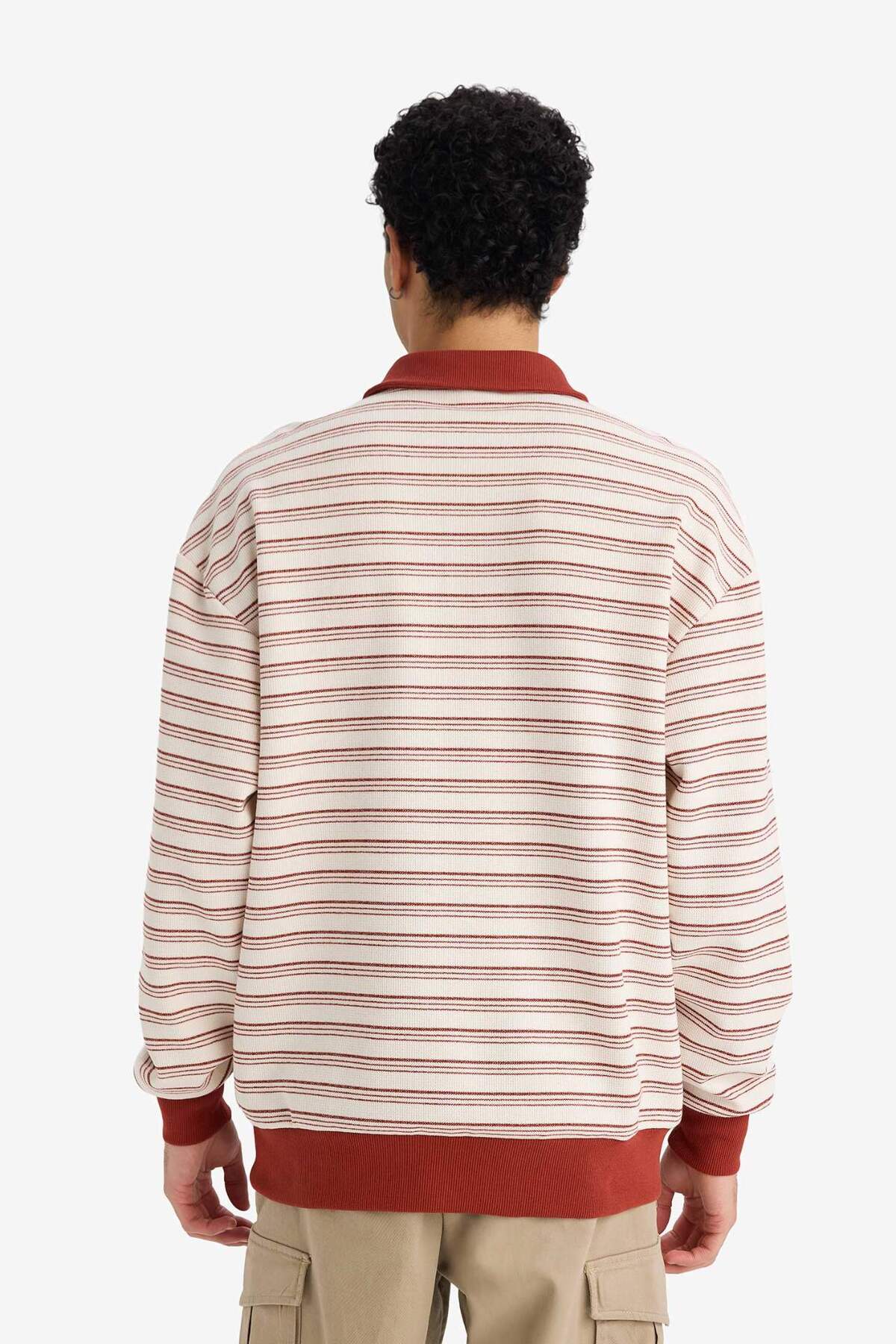 Boxy Fit Polo Yaka Baskılı Çizgili Sweatshirt G7003AX25WN — اکرو — تصویر 5 از 5