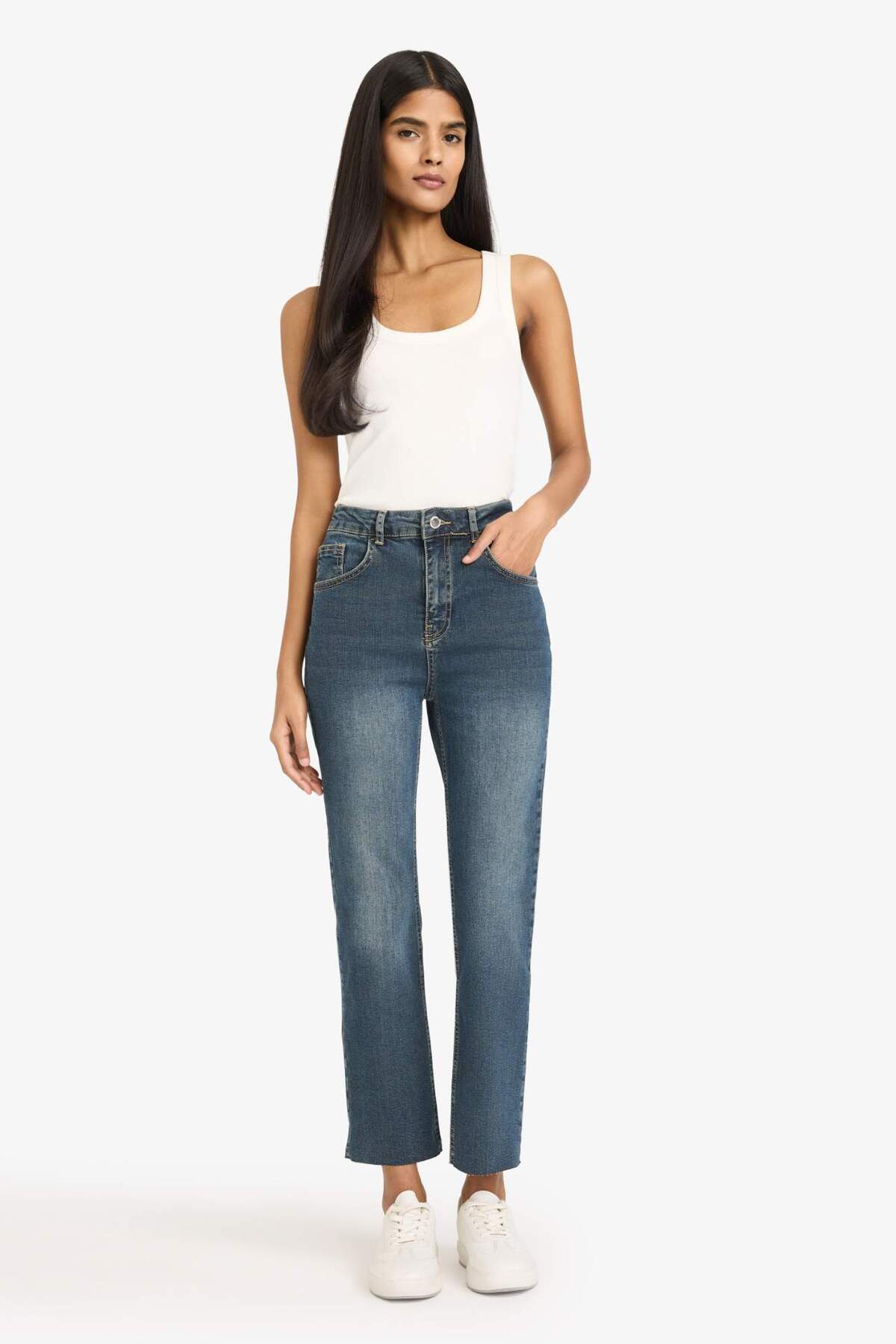 DeFacto Crop Flare Fit Düşük Bel Bilek Boy Jean Yıkamalı Pantolon G2217AX25WN