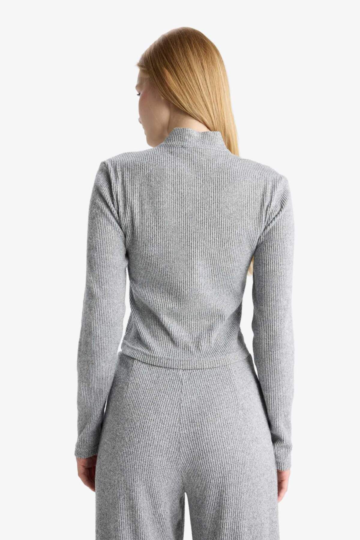 DeFacto Dik Yaka Fermuarlı Sweatshirt F0999AX25WN görsel 6