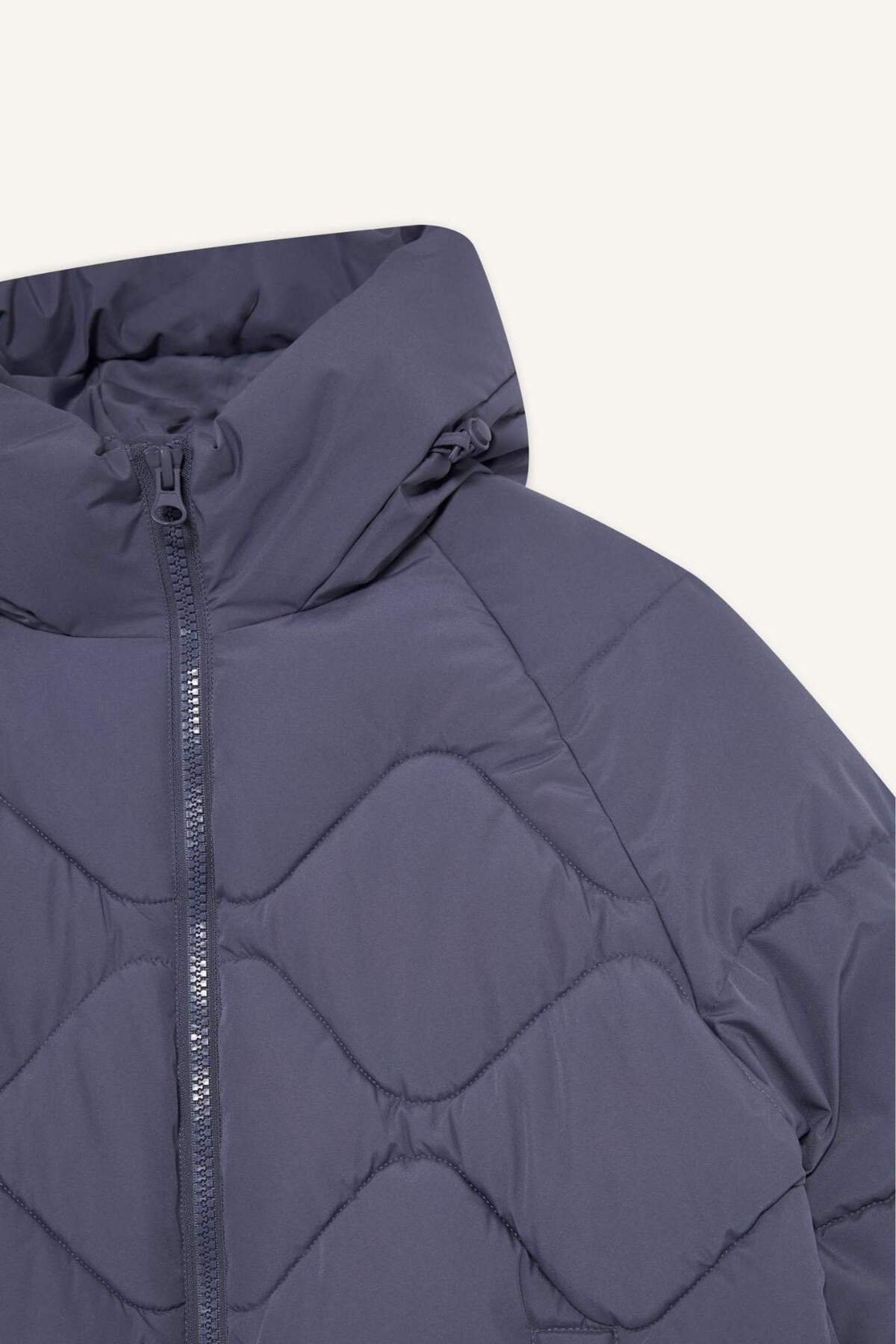 Defacto  Su İtici Oversize Fit Geniş Kalıp Kapüşonlu Fermuarlı Cepli Şişme Mont E9260AX25AU - Görsel 6