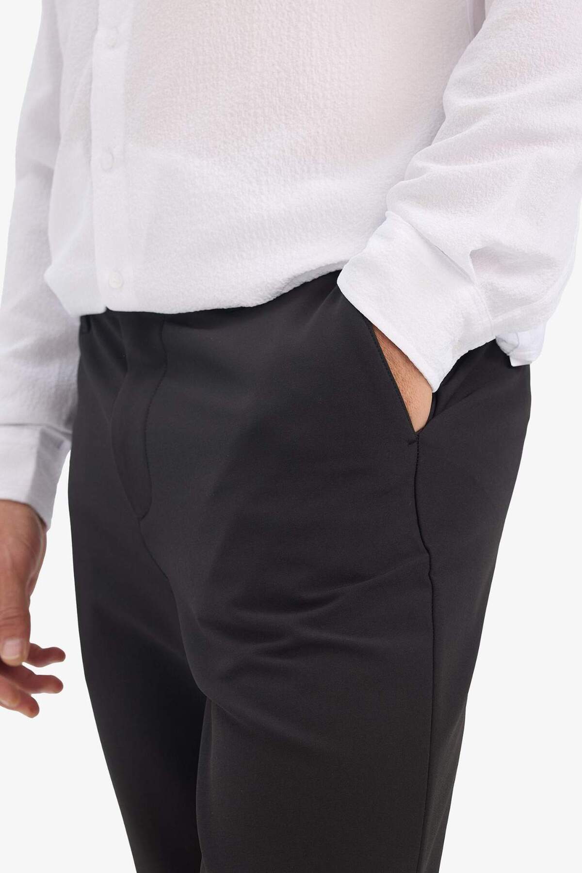 Sıcak Tutan Jogger Fit Kısa Paça Pantolon F1673AX25WN — مشکی — تصویر 4 از 5