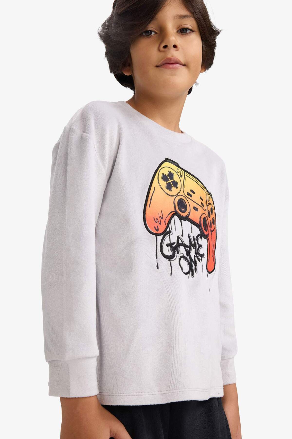 Defacto Pijama Takımı Kadife Baskılı Uzun Kollu Üst Uzun Alt Erkek Çocuk F0878A825WN fotoğrafı 3 (önizleme)