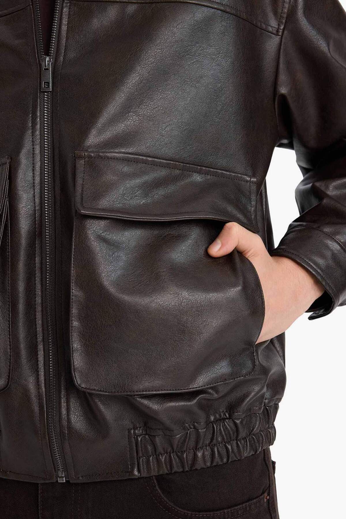 Defacto  Oversıze Gömlek Yaka Fermuarlı Suni Deri Mont E8822AX25AU - Görsel 4