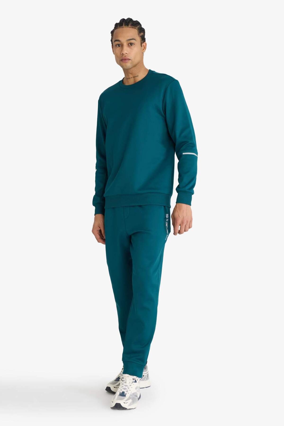 DeFacto Sıcak Tutan Standart Fit Bisiklet Yaka Sporcu Sweatshirt F2379AX25WN görsel 2