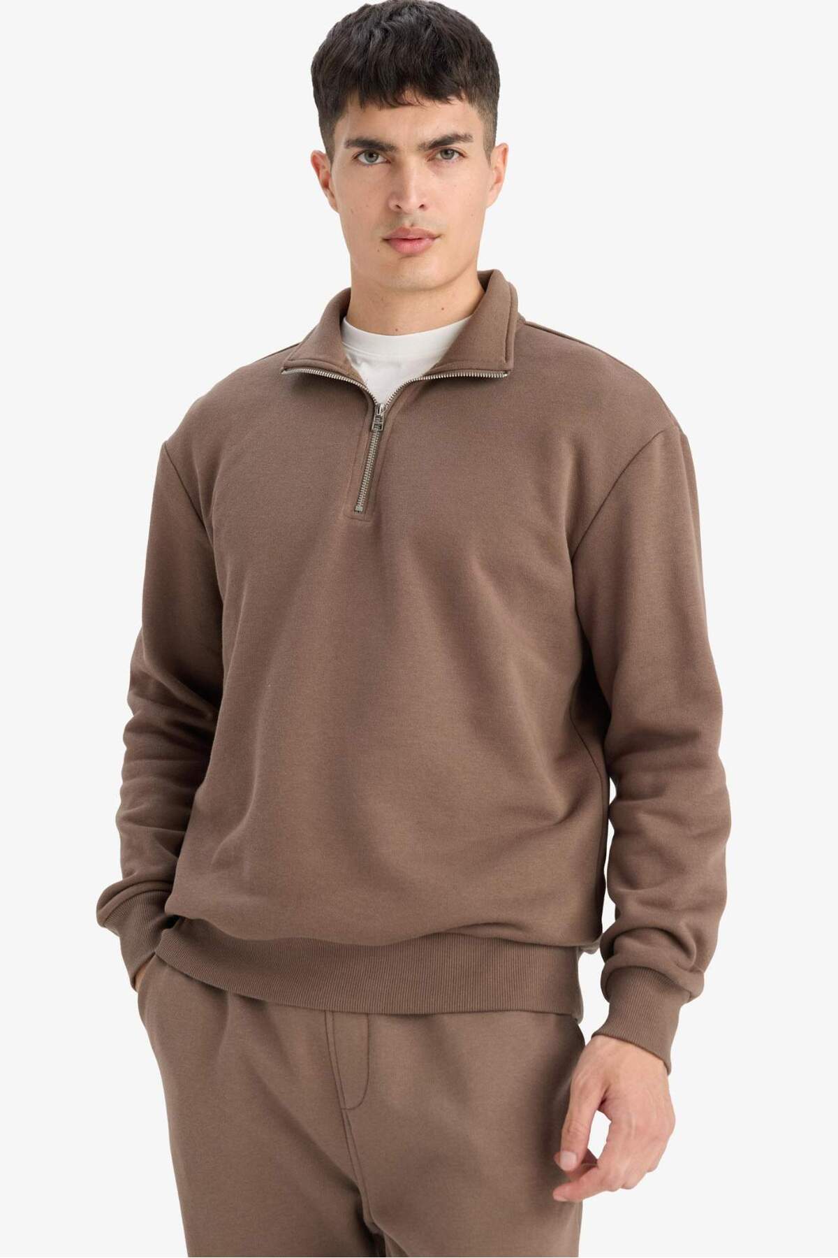 DeFacto Regular Fit Dik Yaka Yarım Fermuarlı Basic Sweatshirt X7405AZ25AU görsel 5