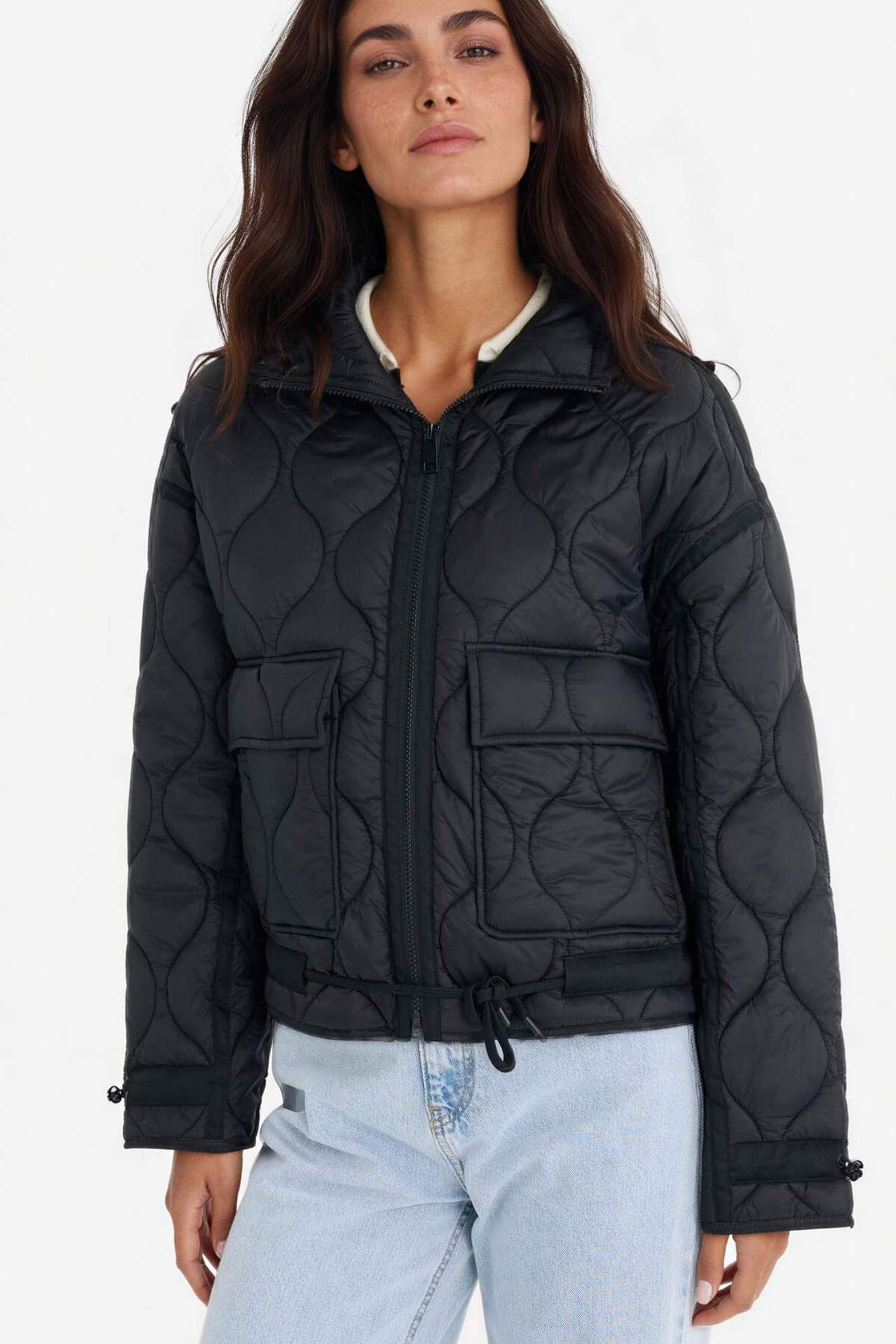 Defacto  Su Geçirmez Regular Fit Fermuarlı Kapitoneli Mont E8674AX25AU - Görsel 3