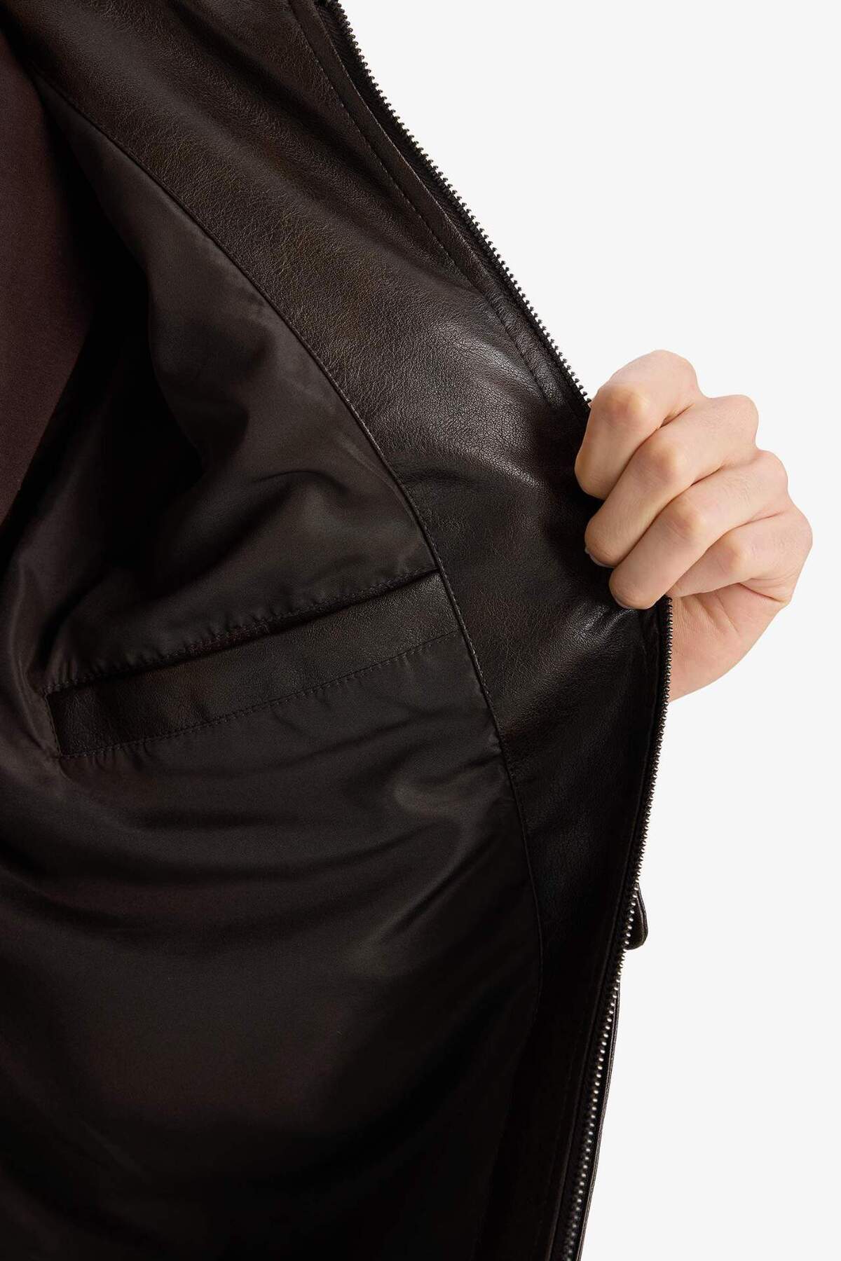 Defacto  Oversıze Gömlek Yaka Fermuarlı Suni Deri Mont E8822AX25AU - Görsel 5