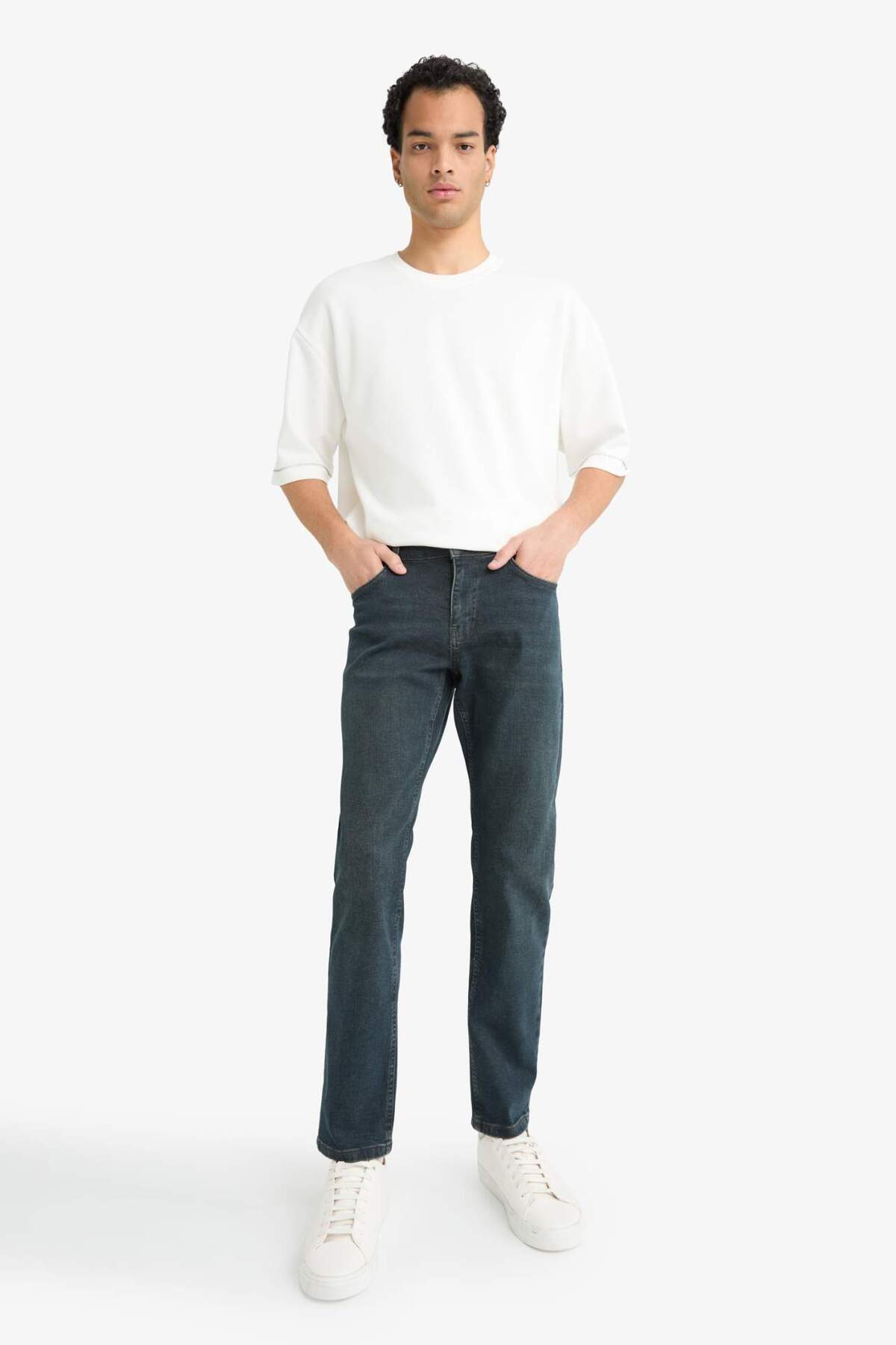 Defacto  Pedro Slim Fit Dar Kalıp Normal Bel Dar Paça Jean Pantolon G1266AX25AU