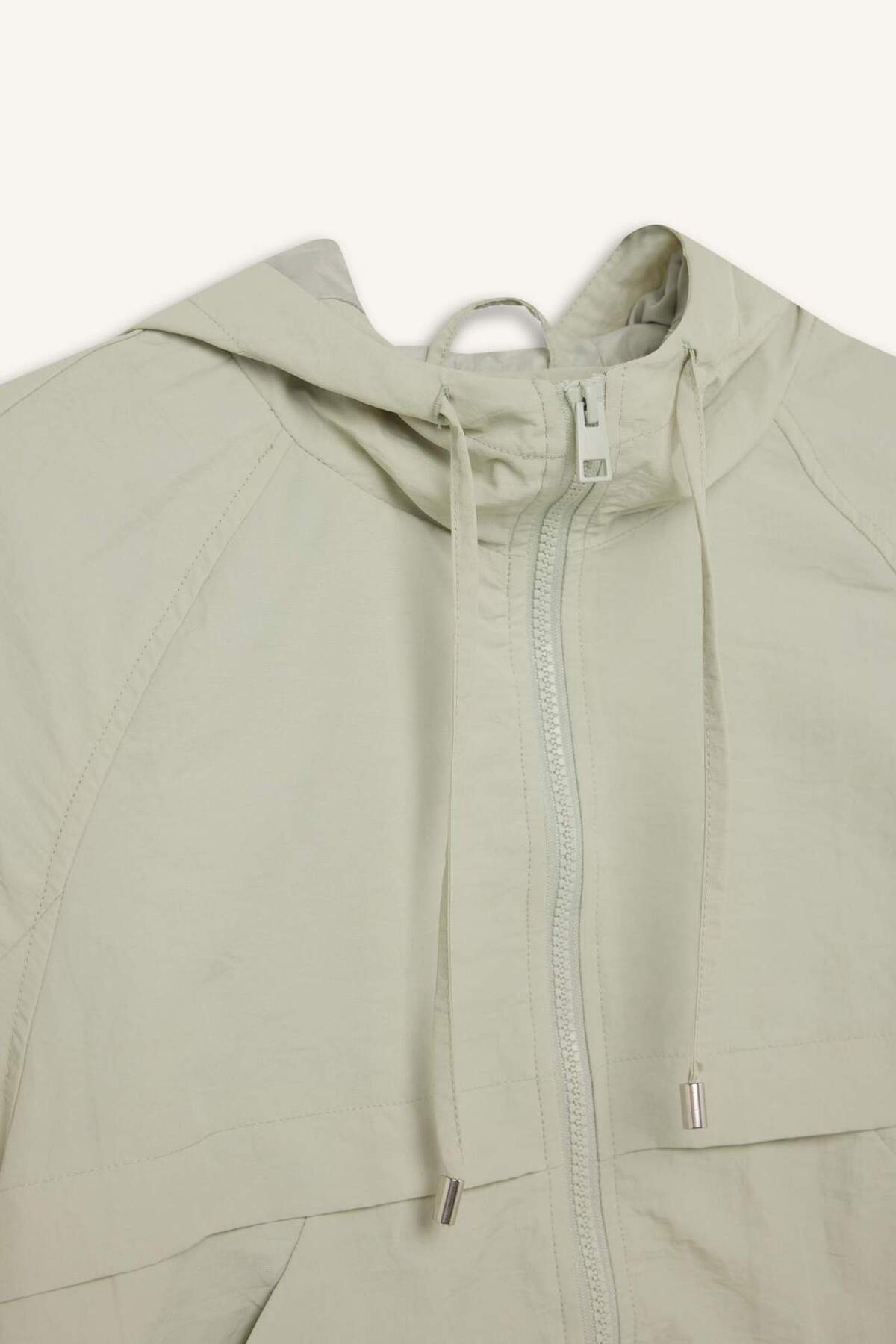 Defacto  Su İtici Kapüşonlu Fermuarlı Crop Yağmurluk E8546AX25AU - Görsel 6