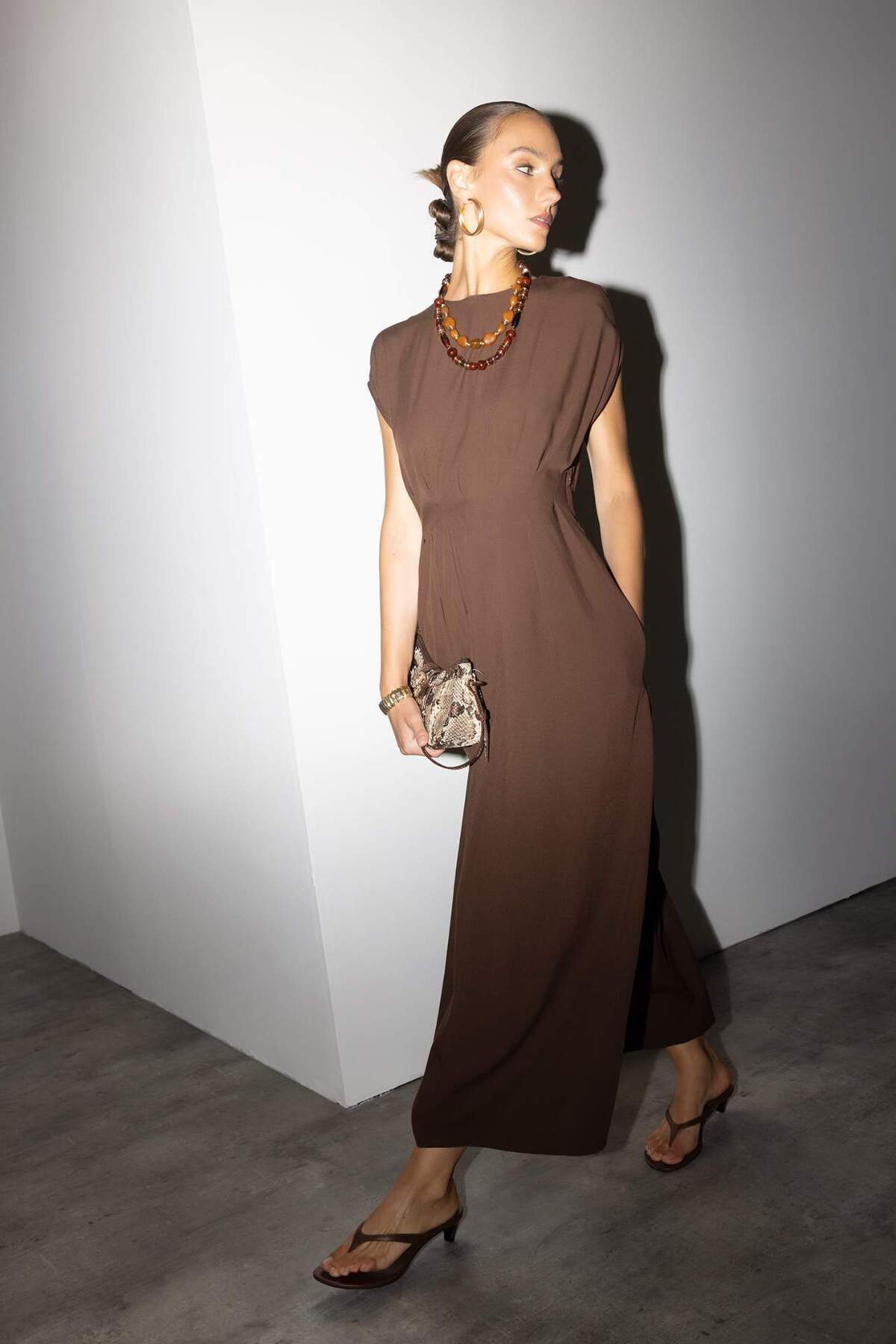 Defacto  Bisiklet Yaka Keten Karışımlı Kısa Kollu Maxi Elbise G1461AX25AU