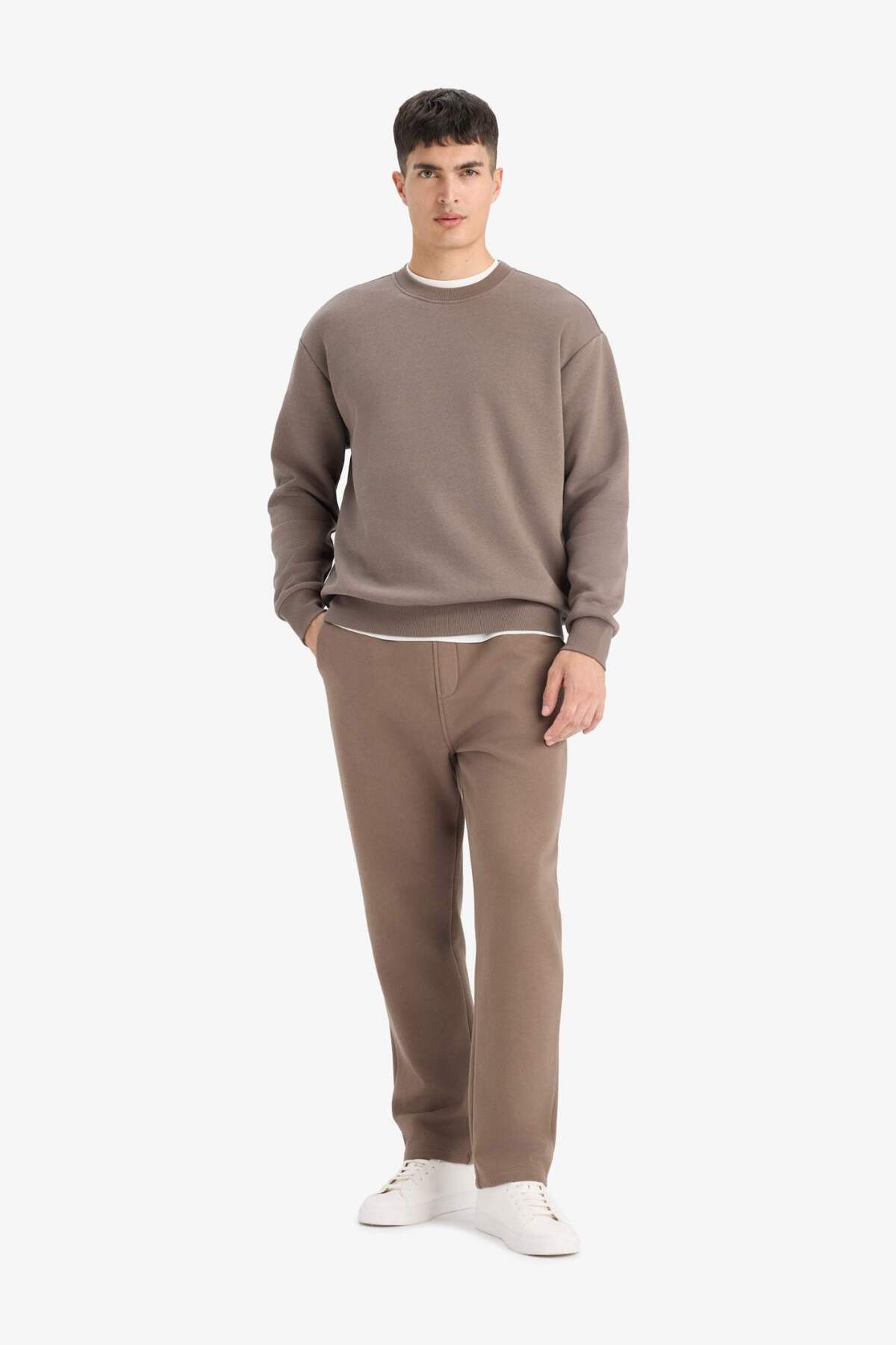 DeFacto Relax Fit Bisiklet Yaka Kalın İçi Yumuşak Tüylü Basic Düz Sweatshirt T5139AZ25AU görsel 2