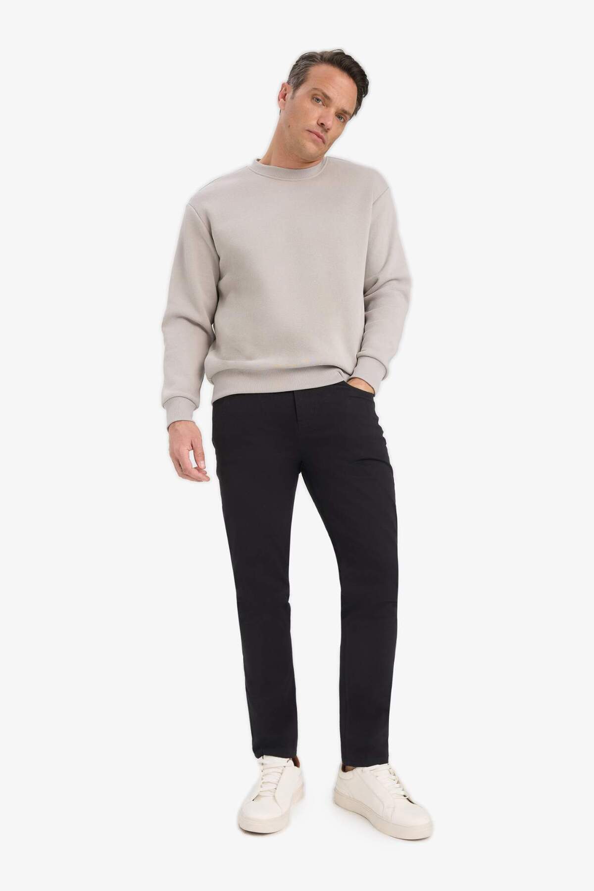 Defacto  Relax Fit Bisiklet Yaka Kalın İçi Yumuşak Tüylü Basic Düz Sweatshirt T5139AZ25AU - Görsel 2