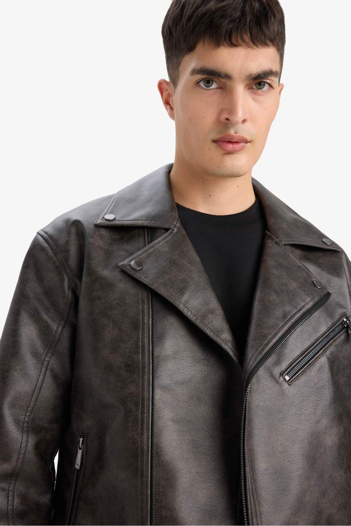 Defacto  Su İtici Slim Fit Dar Kesim Polo Yaka Astarlı Fermuarlı Suni Deri Rüzgar Geçirmez Mevsimlik Mont F01 - Görsel 5