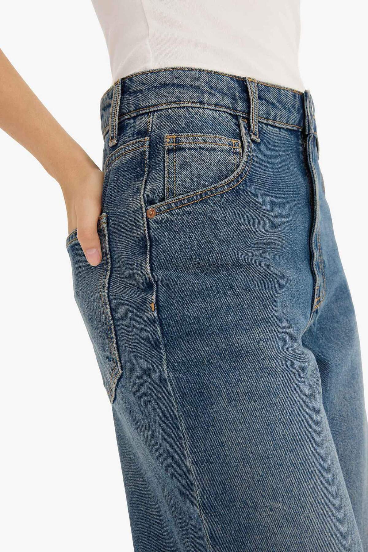 DeFacto %100 Pamuk Baggy Fıt Yüksek Bel Katlamalı Paça Jean Pantolon E9134AX25AU görsel 3