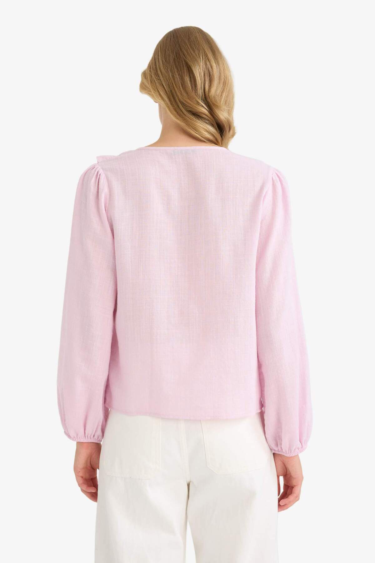 Defacto  Regular Fit V Yaka Volanlı Pamuklu Uzun Kollu Bluz F9336AX25AU - Görsel 4