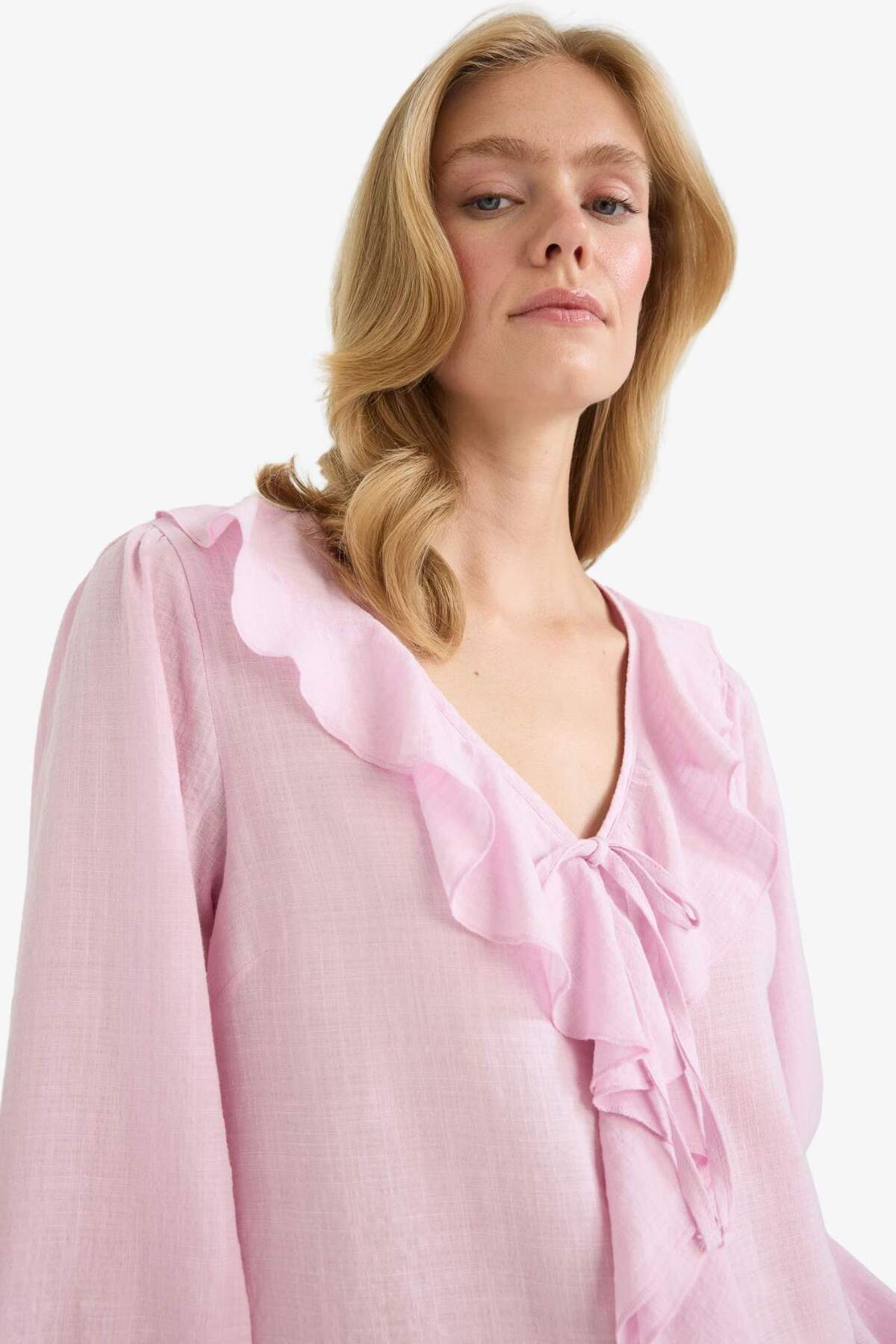 Defacto  Regular Fit V Yaka Volanlı Pamuklu Uzun Kollu Bluz F9336AX25AU - Görsel 3