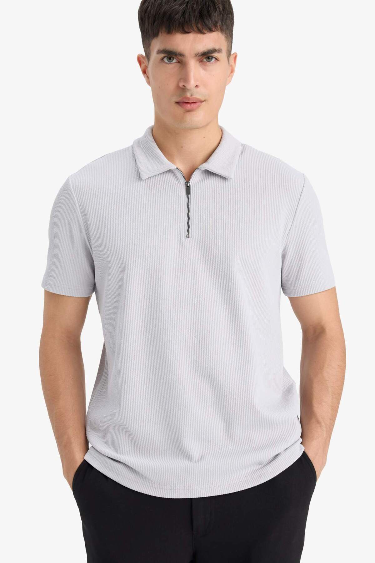 Defacto Anti-Wrinkle Zippered Polo Collar T-Shirt B7355Ax25Au