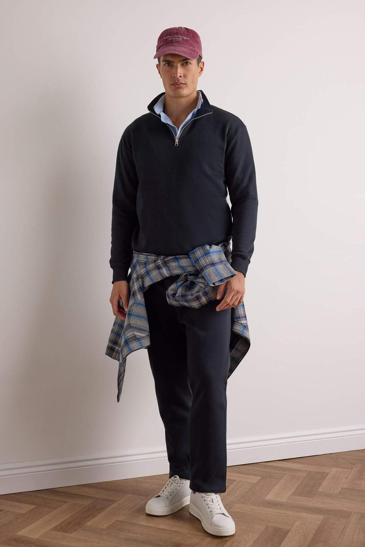 Defacto  Regular Fit Dik Yaka Yarım Fermuarlı İçi Yumuşak Tüylü Basic Düz Sweatshirt X7405AZ25AU - Görsel 2