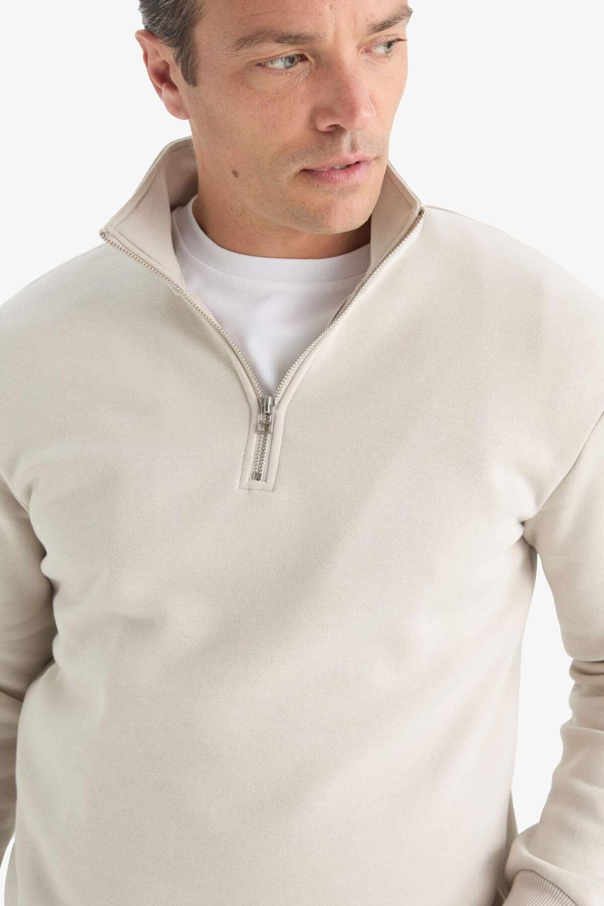 DeFacto Regular Fit Dik Yaka Yarım Fermuarlı Basic Sweatshirt X7405AZ25AU görsel 6