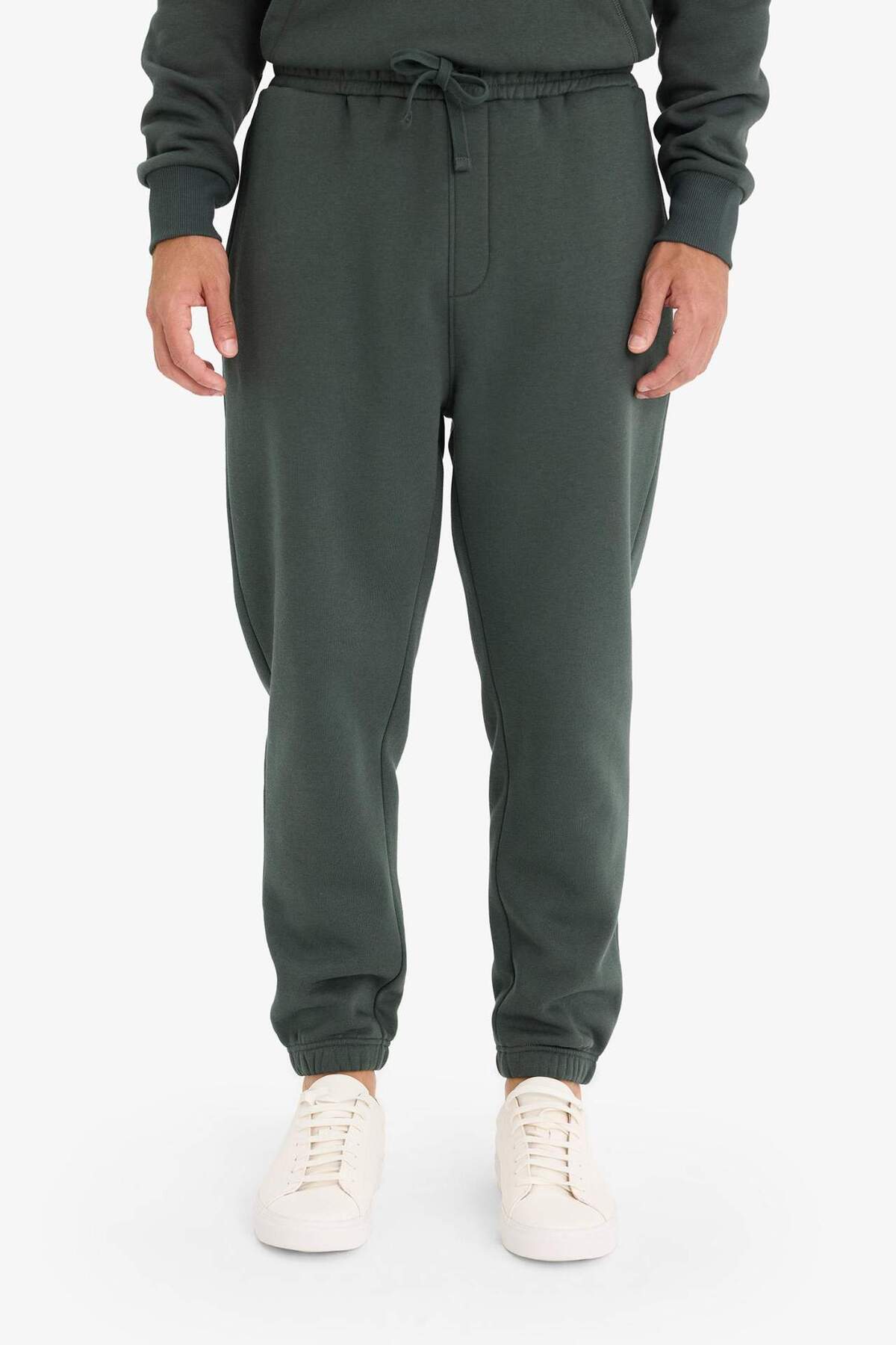 Defacto  Regular Fit Beli Bağcıklı Cepli Paçası Lastikli Şardonlu Basic Düz Jogger Eşofman Altı E6326AX25AU - Görsel 4