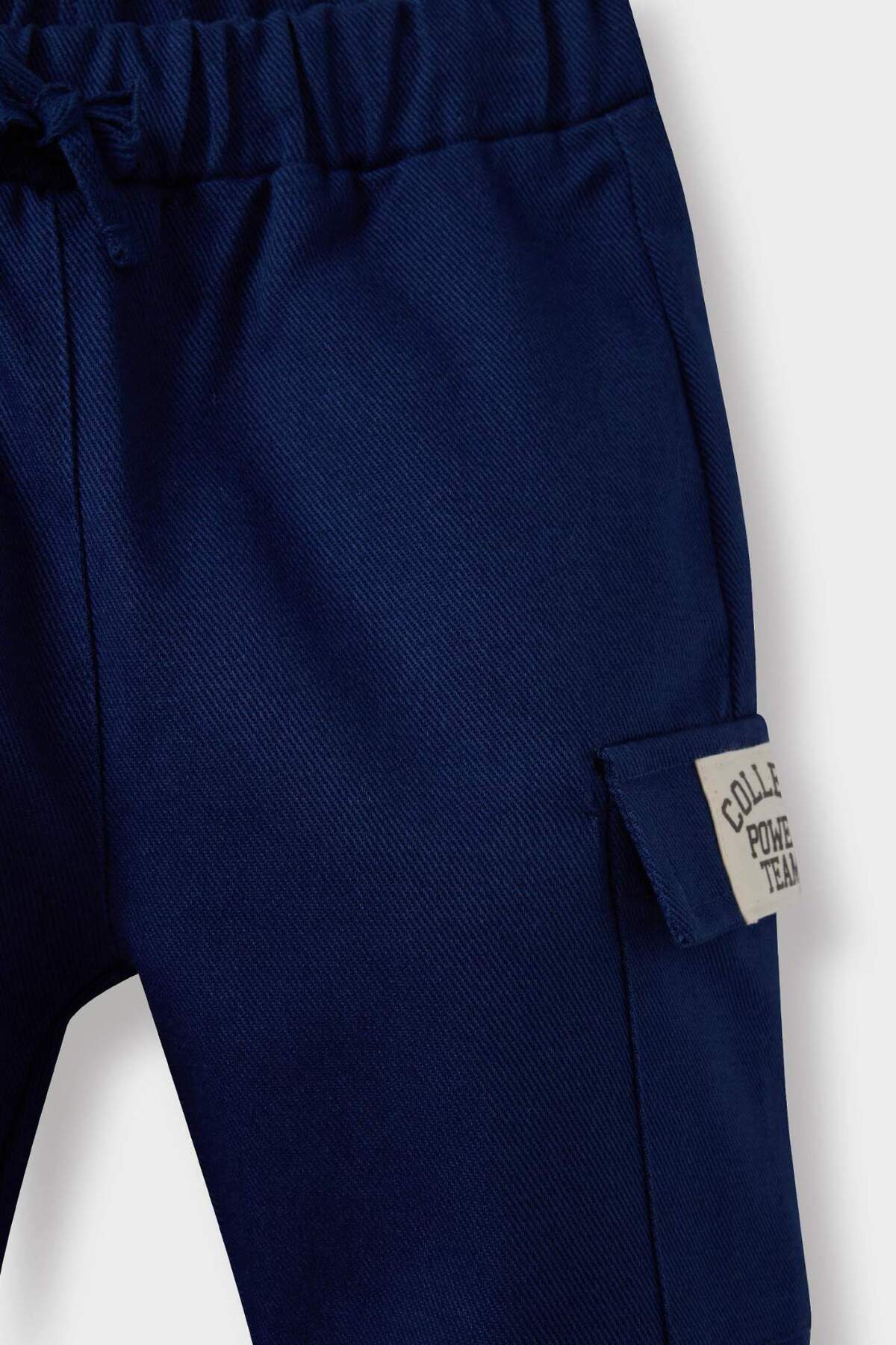 Defacto Jogger Fit Esnek Bantlı Paça Gabardin Okul Pantolonu Erkek Bebek F3668A525AU fotoğrafı 3 (önizleme)