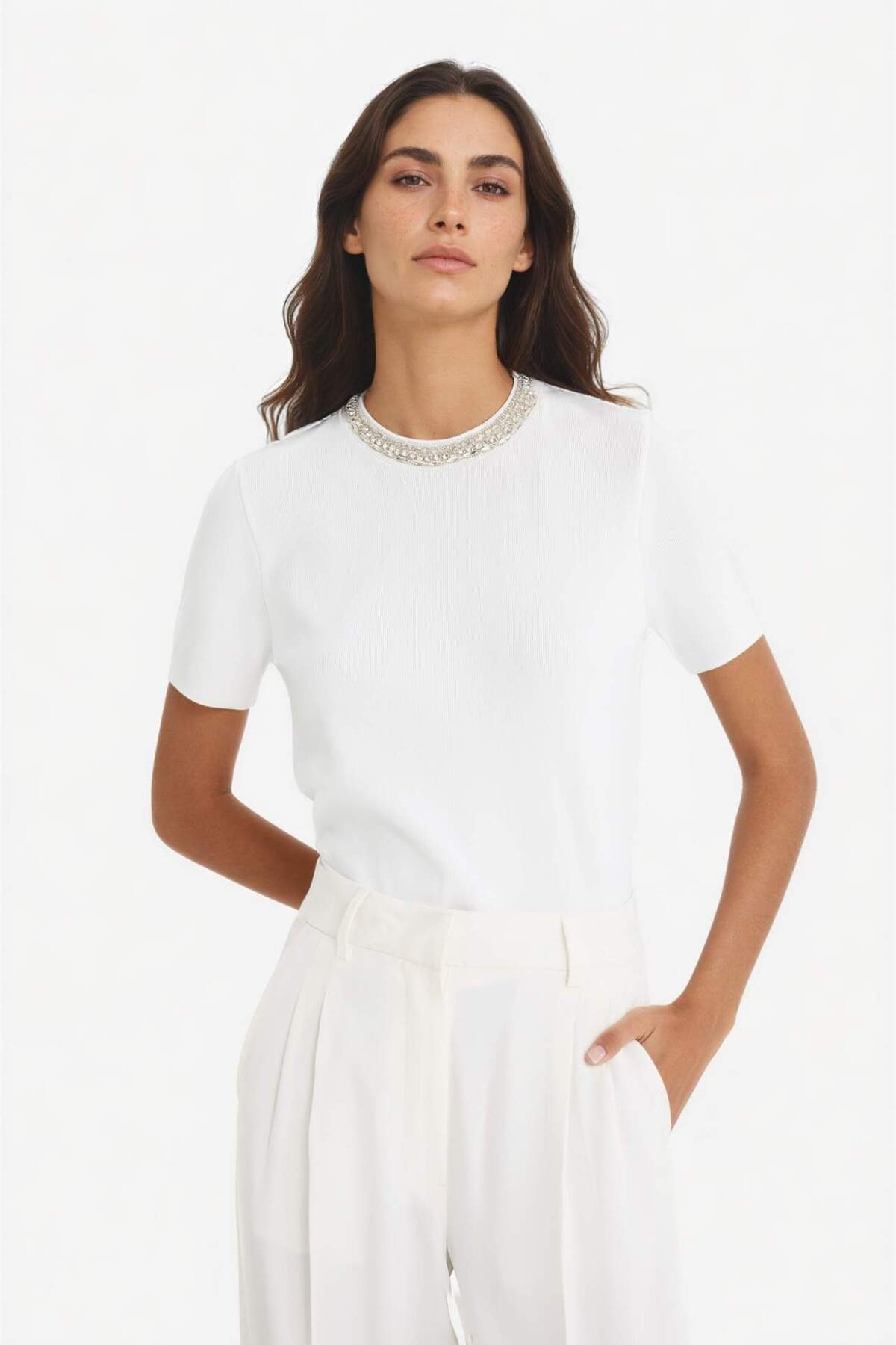 Defacto  Regular Fit Bisiklet Yaka İşlemeli Krep Kısa Kollu Triko Kazak F7894AX25AU - Görsel 3